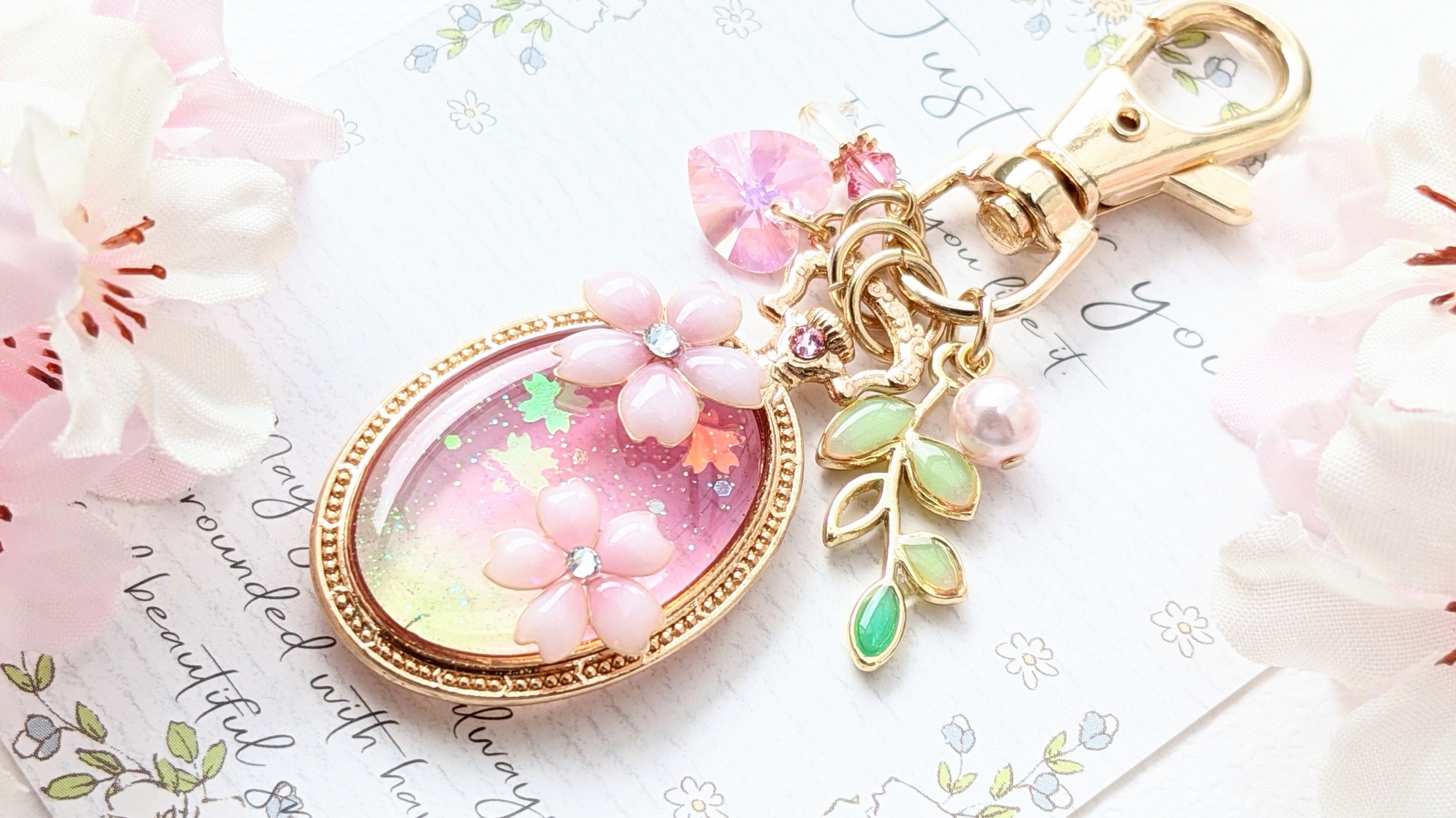 桜景色のオーバル懐中時計｡*🌸