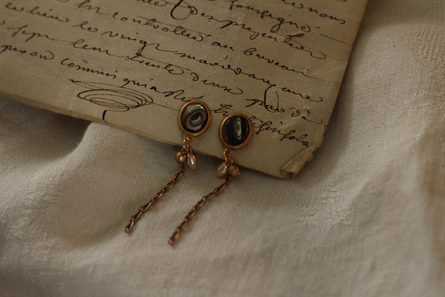 オーバル天然アバロンシェル×アンティークチェーン　華奢イヤリング/ピアス