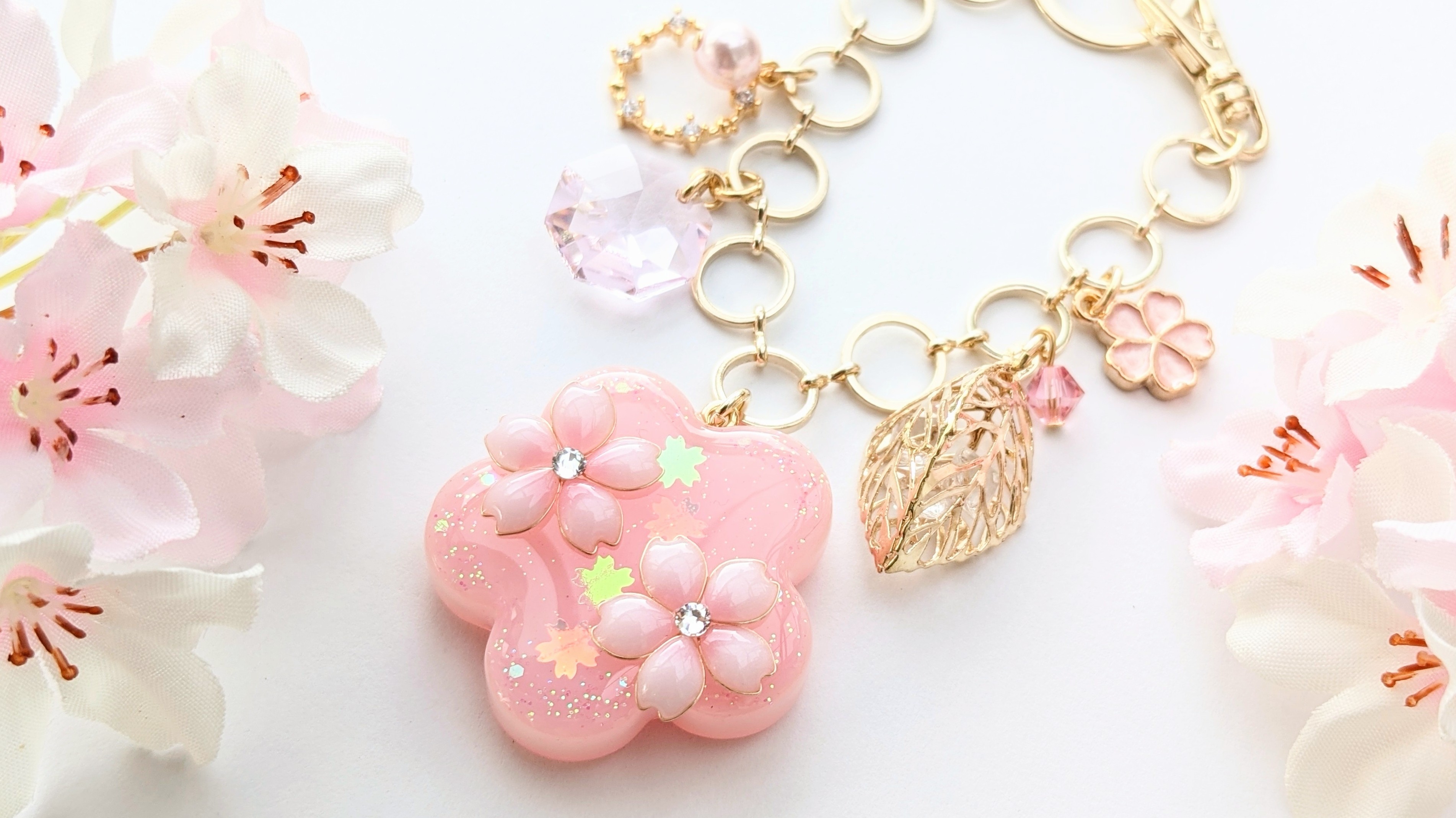 桜のバッグチャーム｡*🌸