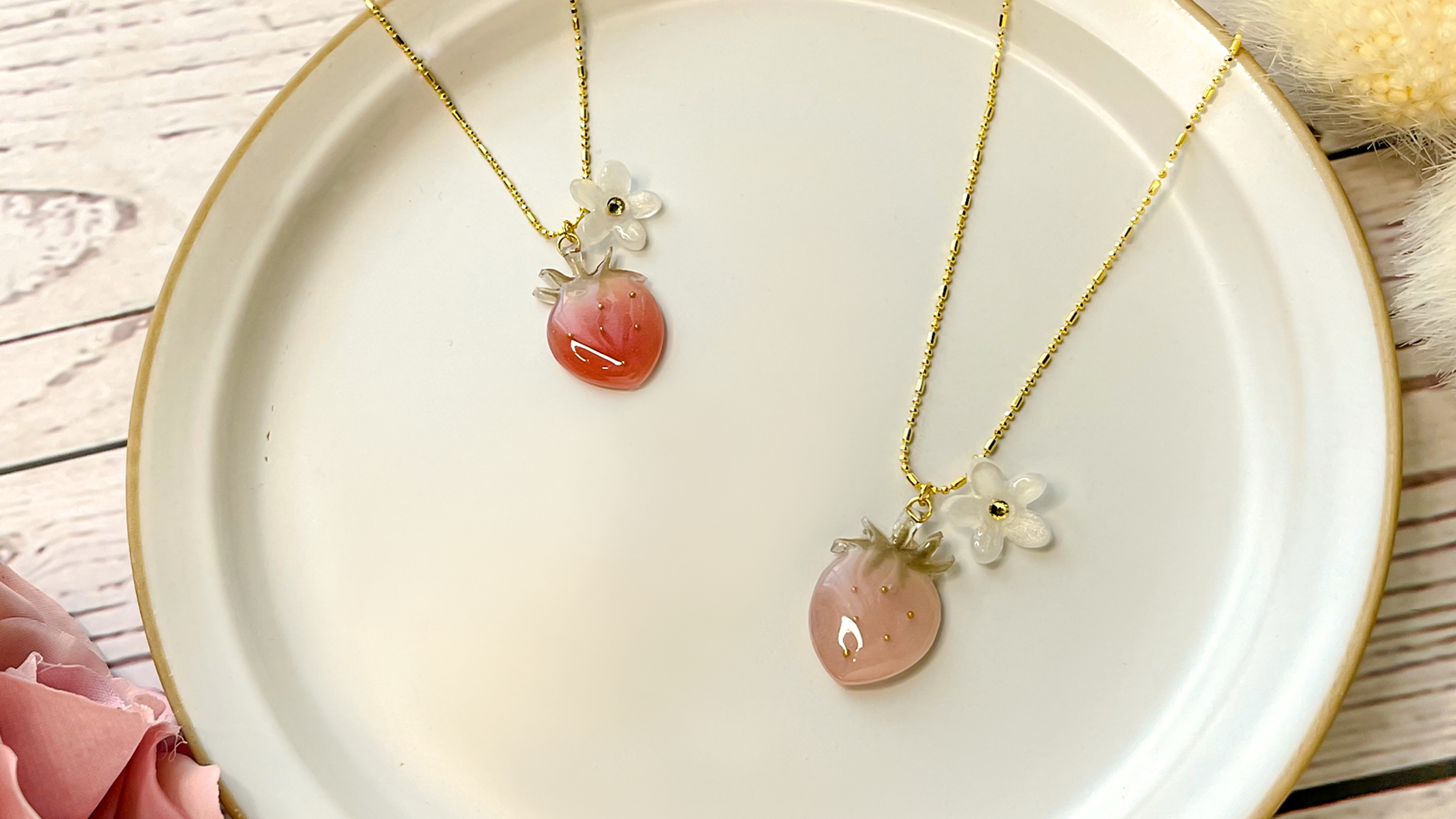 いちご𓂃𓈒𓏸ネックレス