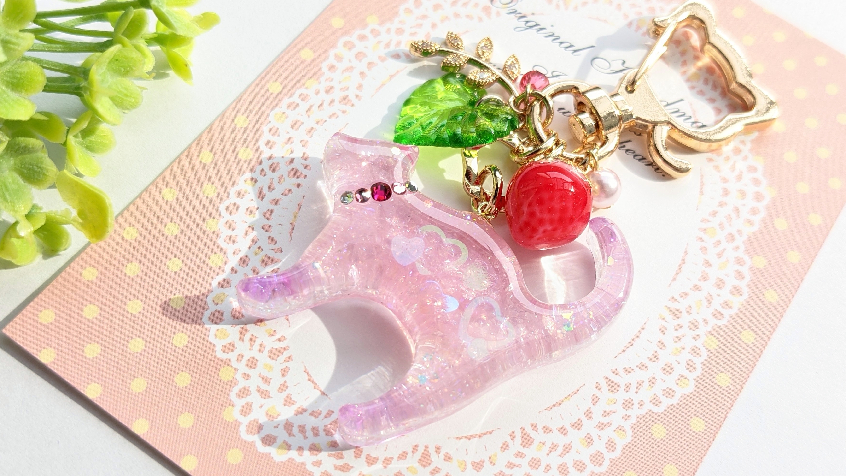 苺にゃんこ ｡*🍓