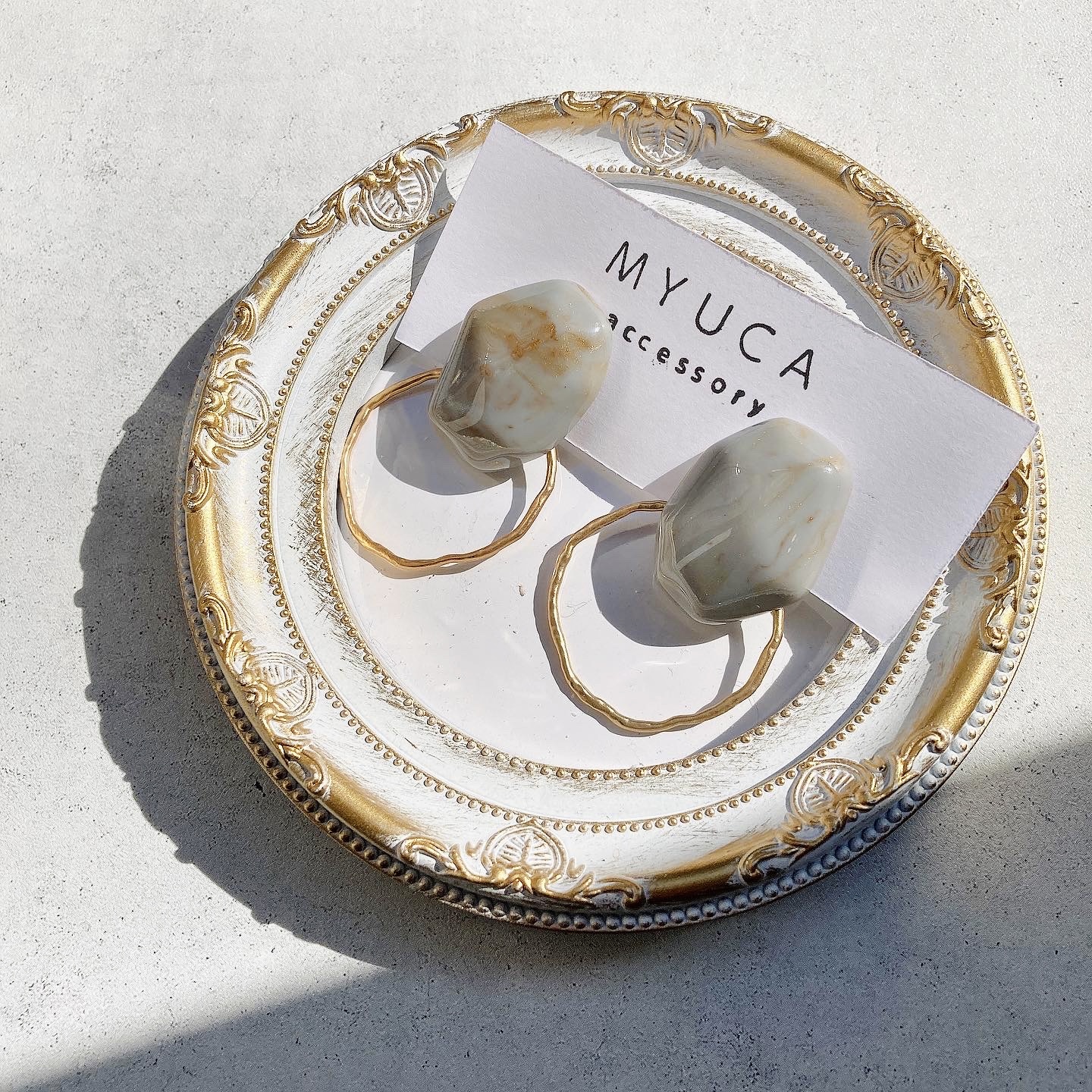 グレーマーブルカボション×ゴールドサークル【ピアス/イヤリング】