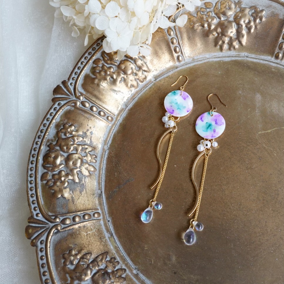 揺れる紫陽花としずく