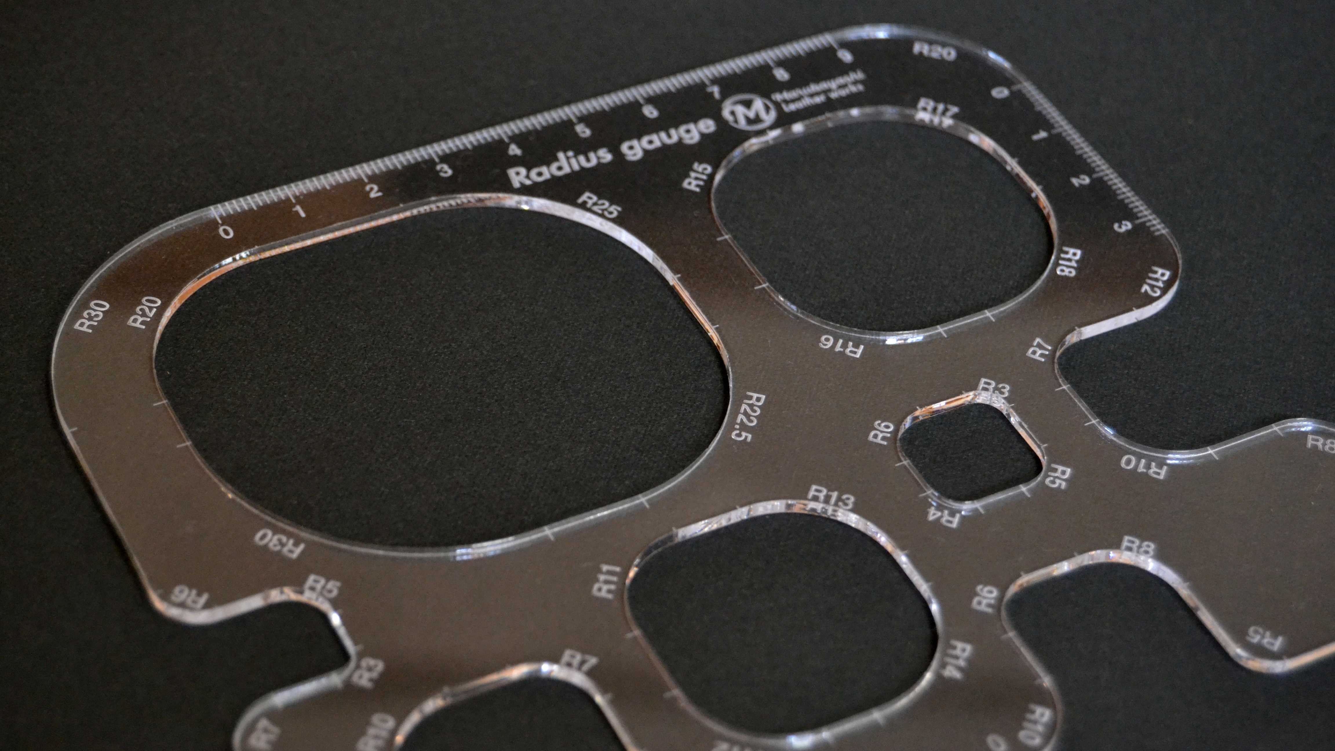 ラジアスゲージ（R定規）