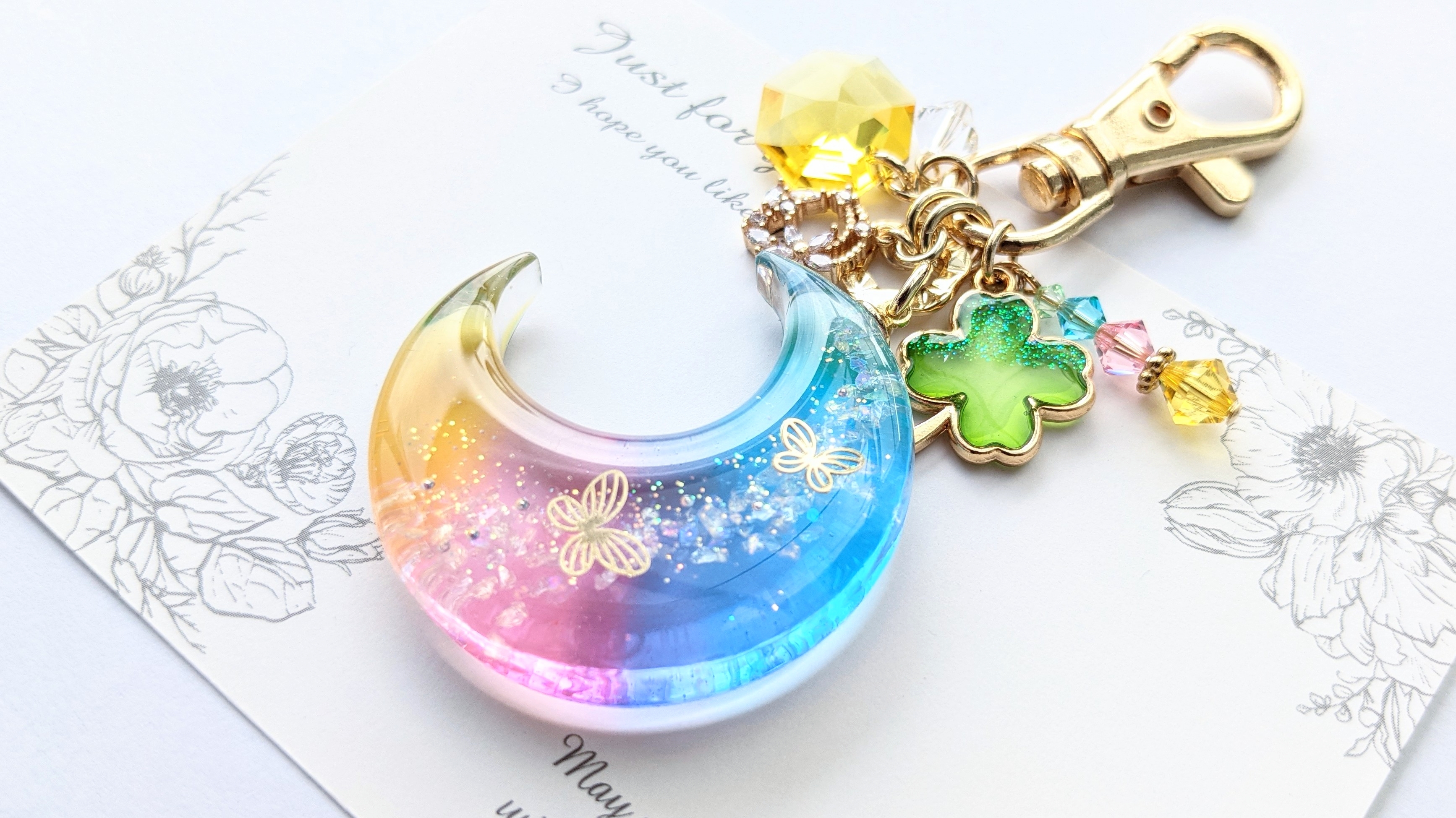 七色の三日月キーホルダー | FANTIST