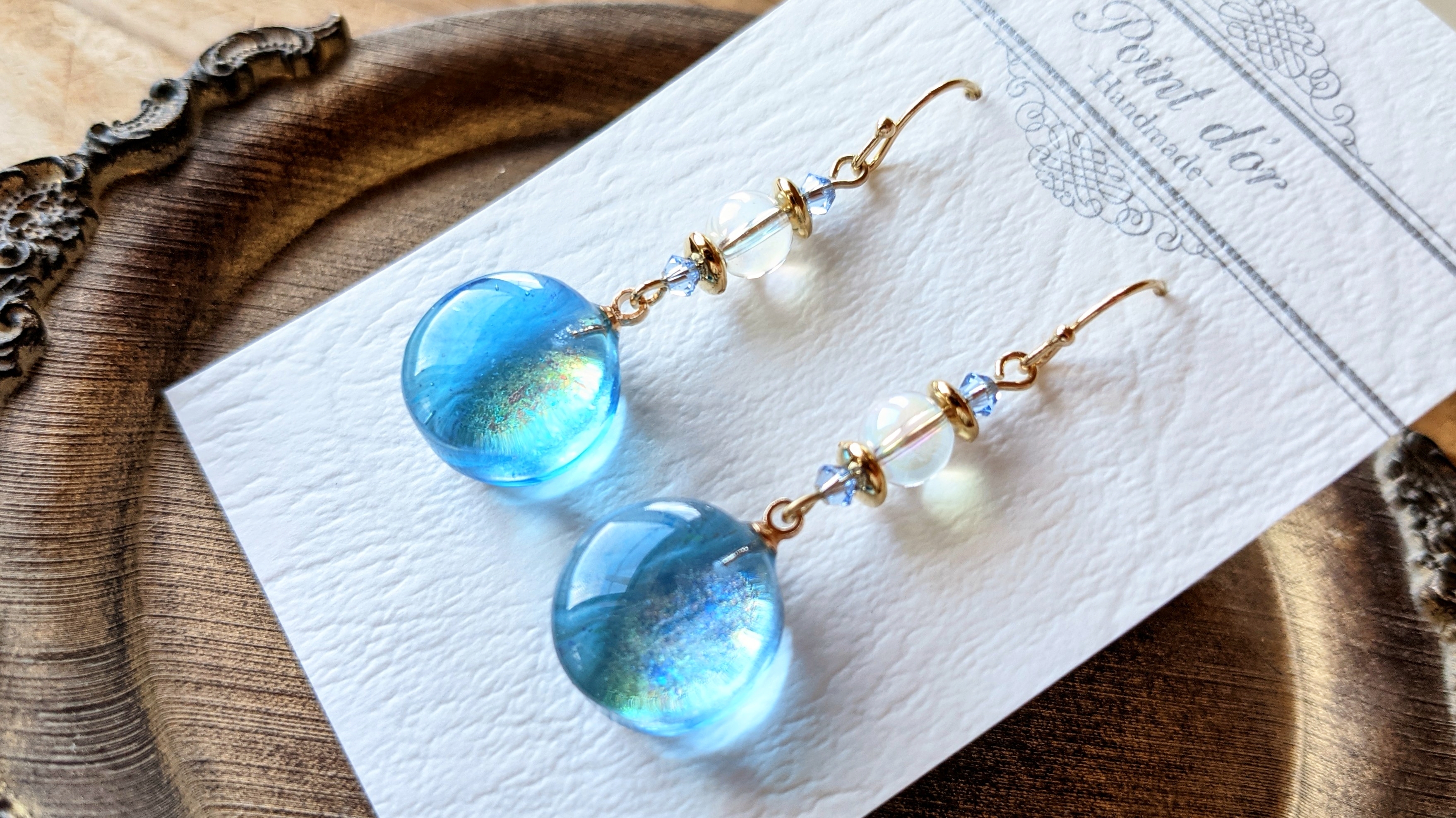 丸玉オーロラ耳飾り