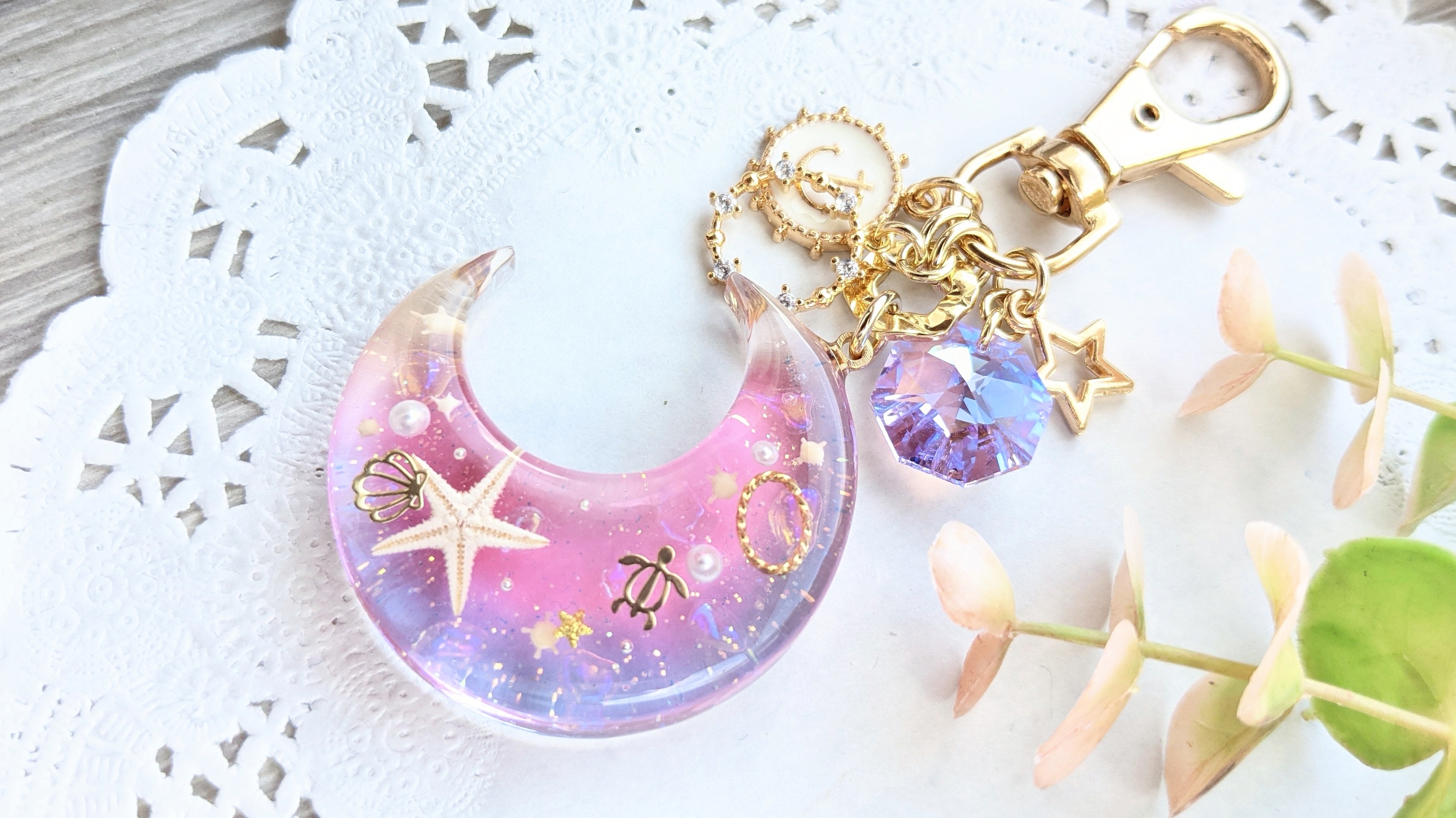 海の三日月キーホルダー(ピンク)