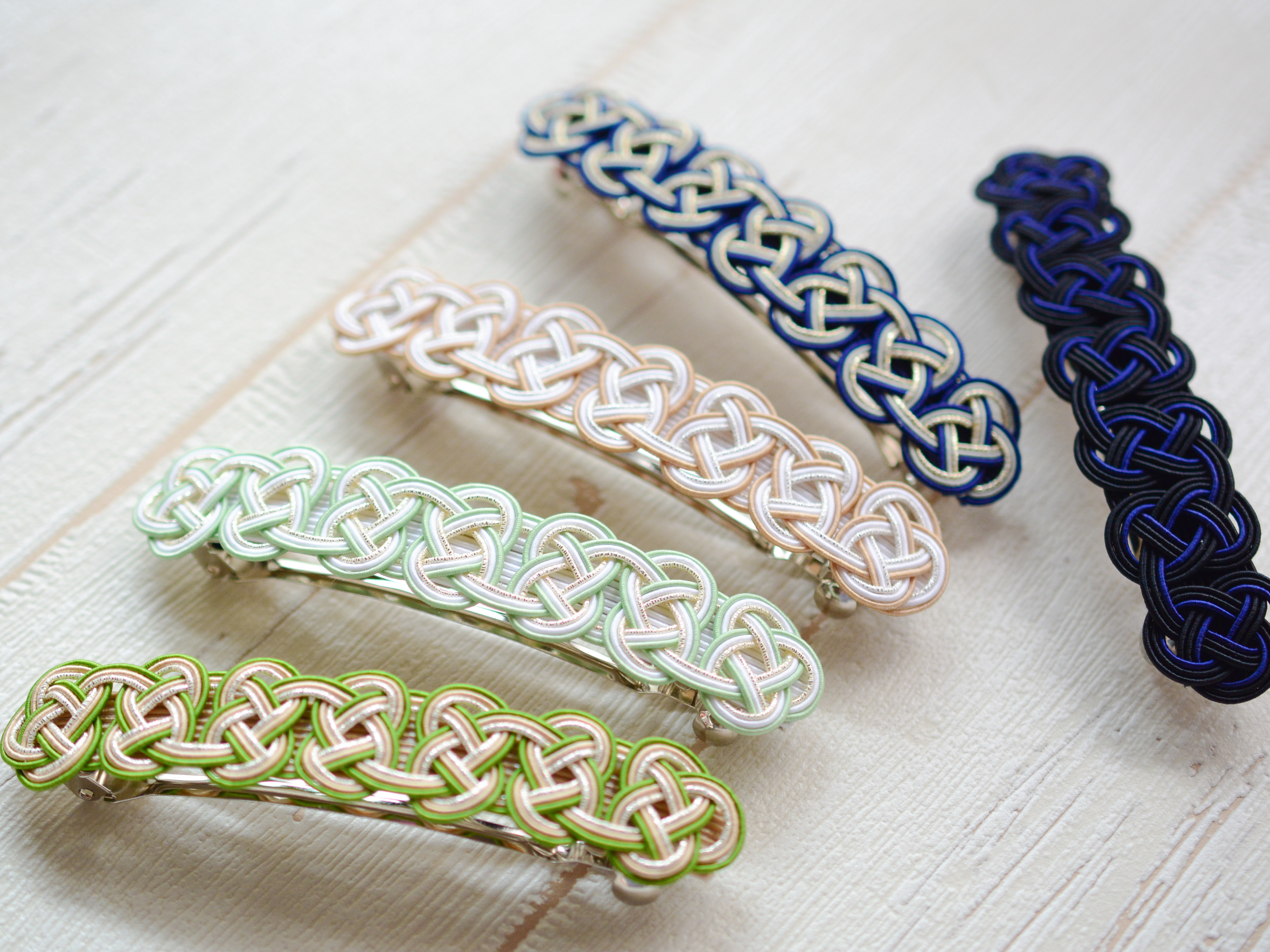 水引で作る「連続あわじ結び」のバレッタ手作りキット