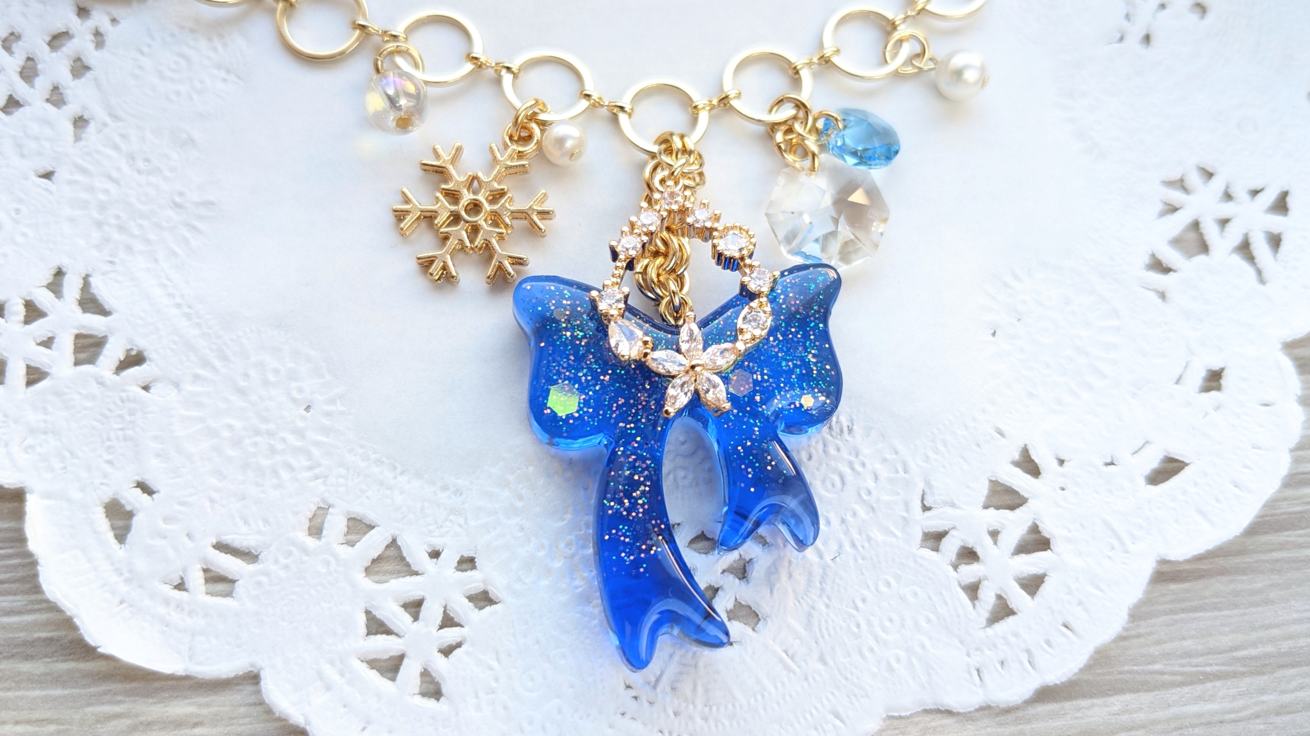 ブルーリボンのバッグチャーム