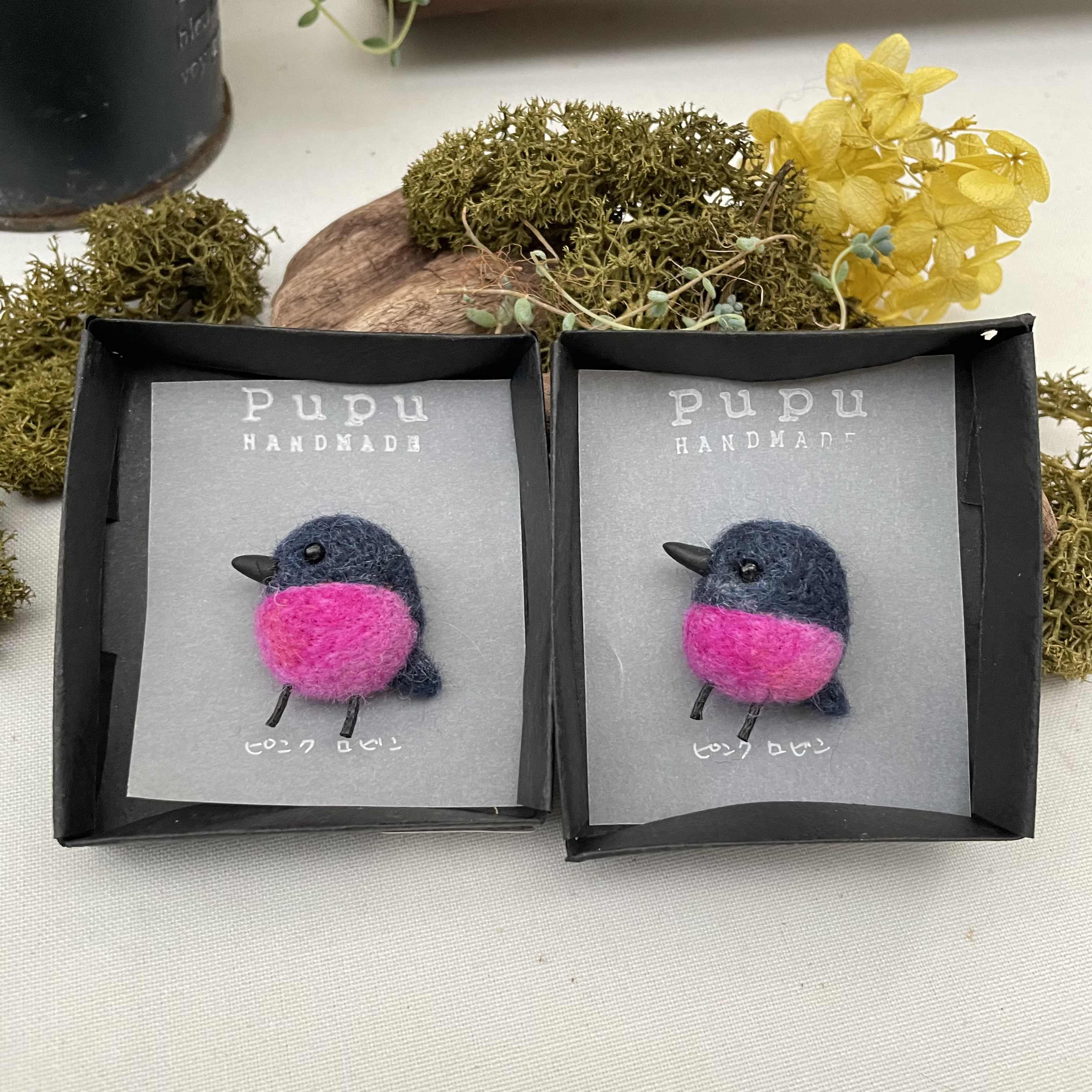 【mameバッチ】ピンクロビン