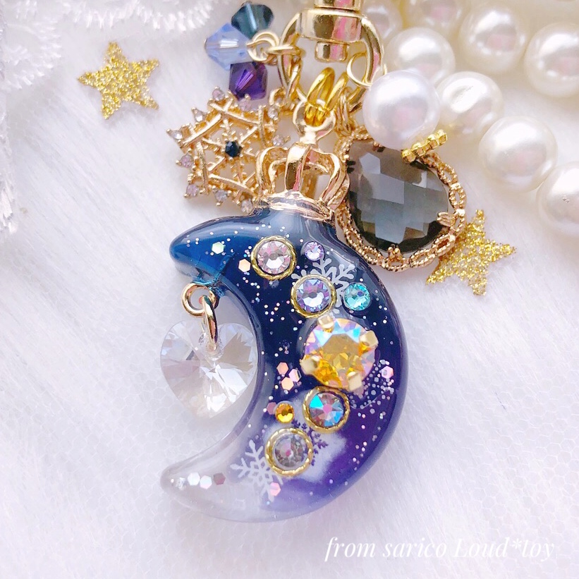 snow moonチャーム