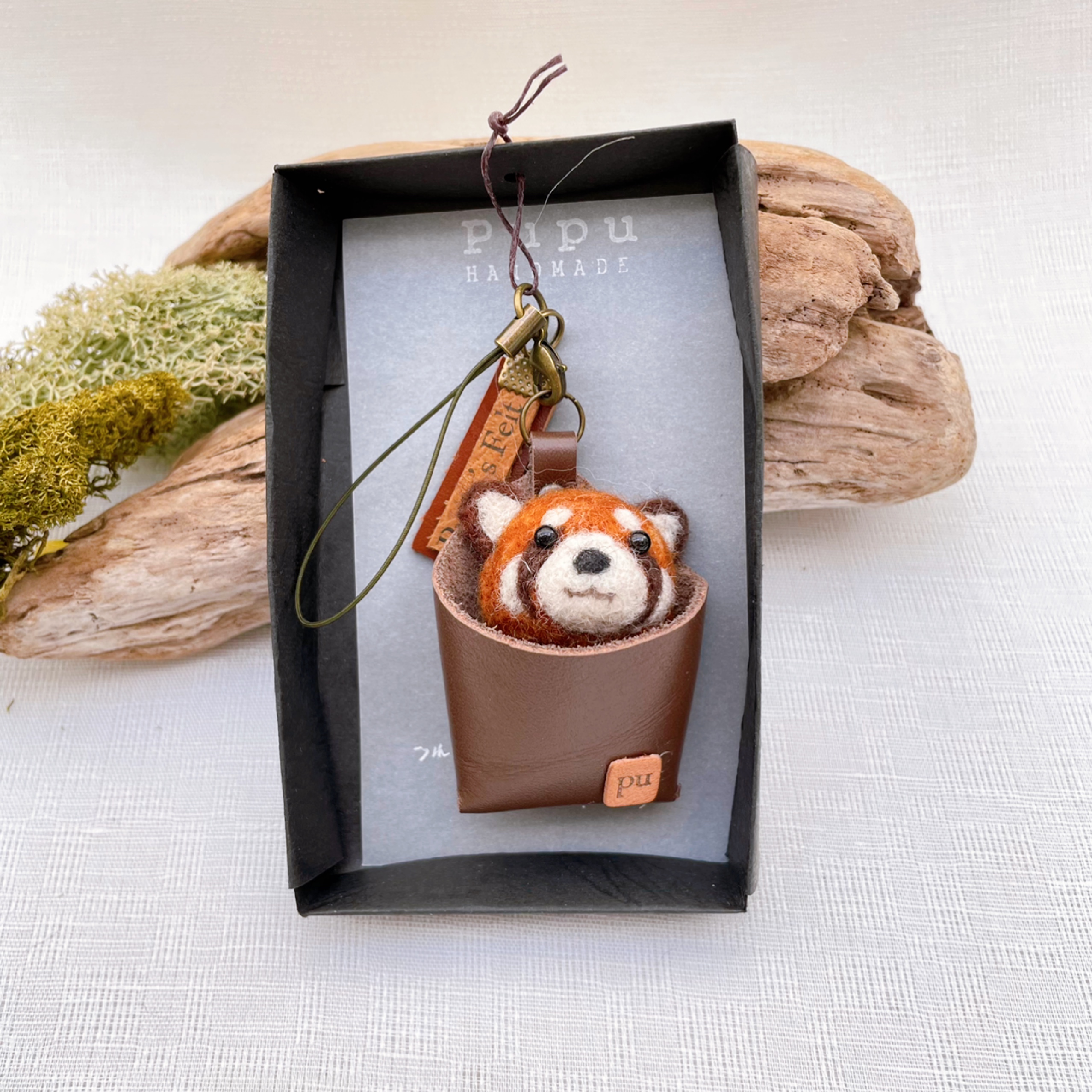 つれてってレッサーパンダ