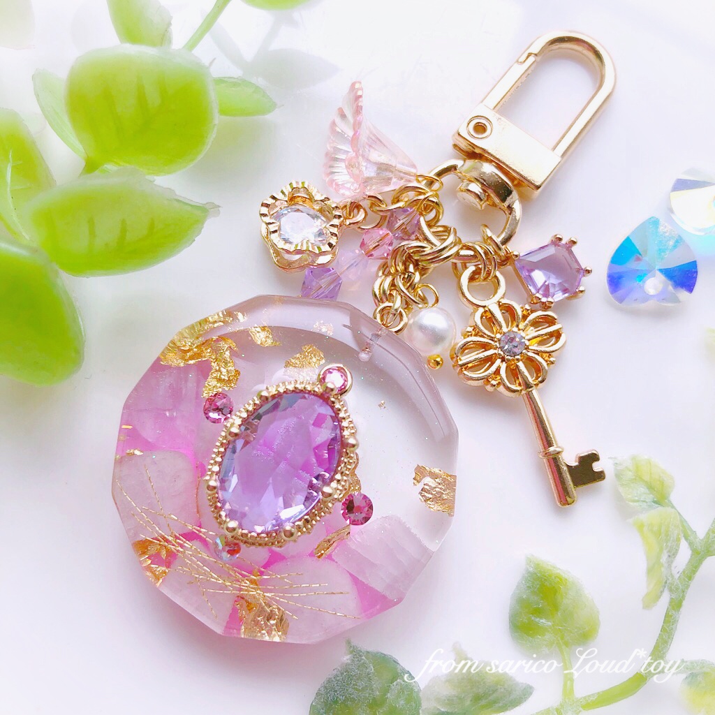 クンツァイトのジュエリーチャーム