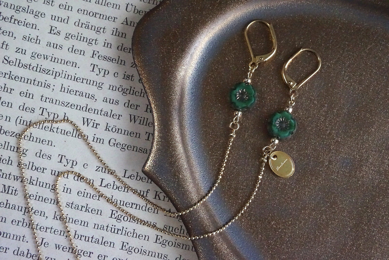 プチフラワー(グリーン×ゴールド)マスクチェーン