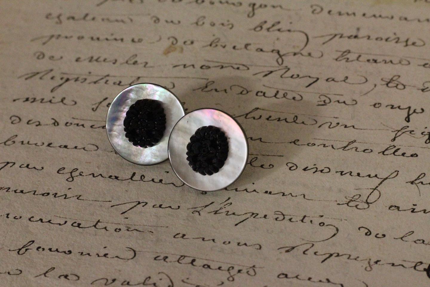 ブラックシェル 黒蝶貝のフラワー　イヤリング/ピアスの画像3