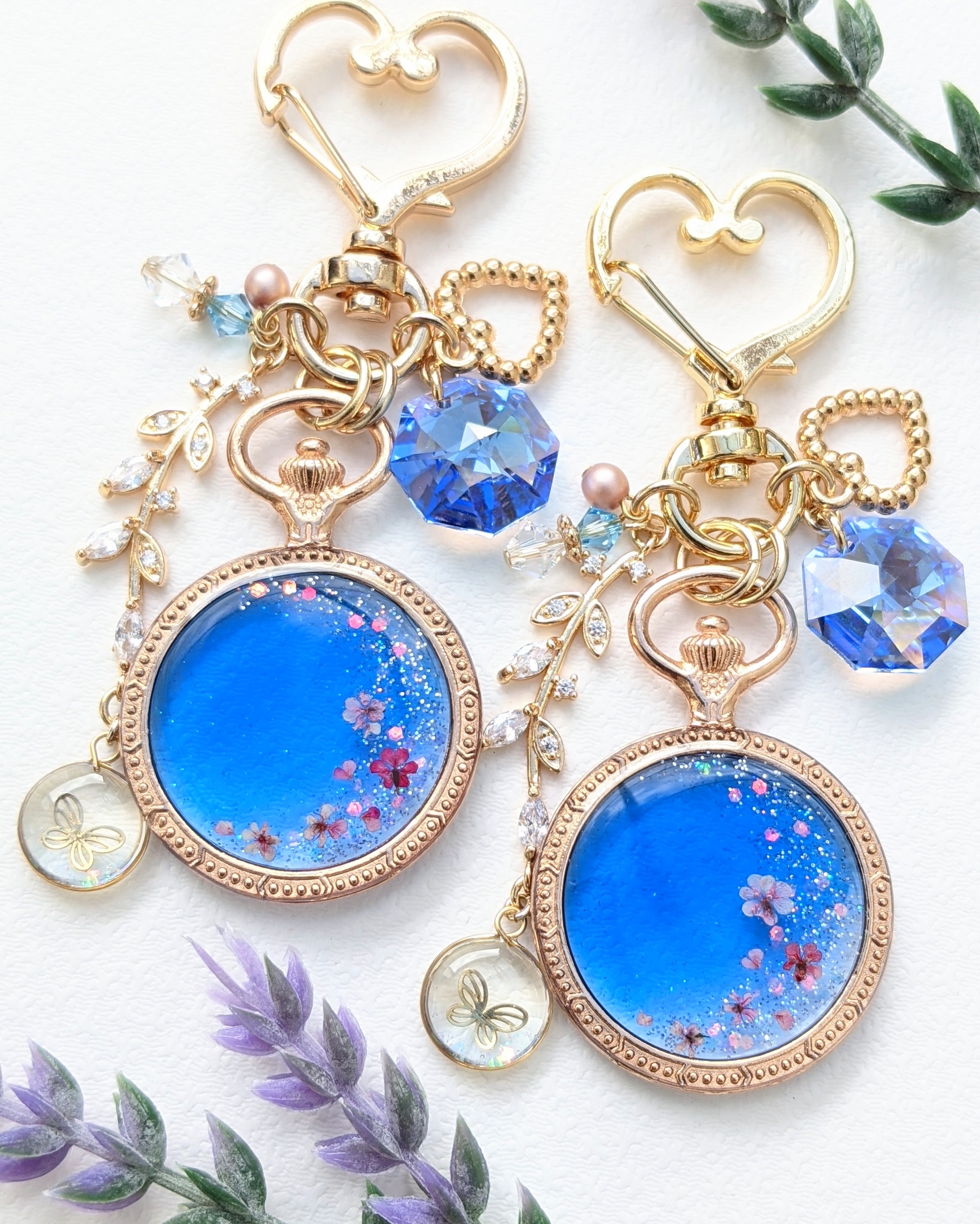 華が舞う小さな懐中時計キーホルダー.｡*💙の画像3