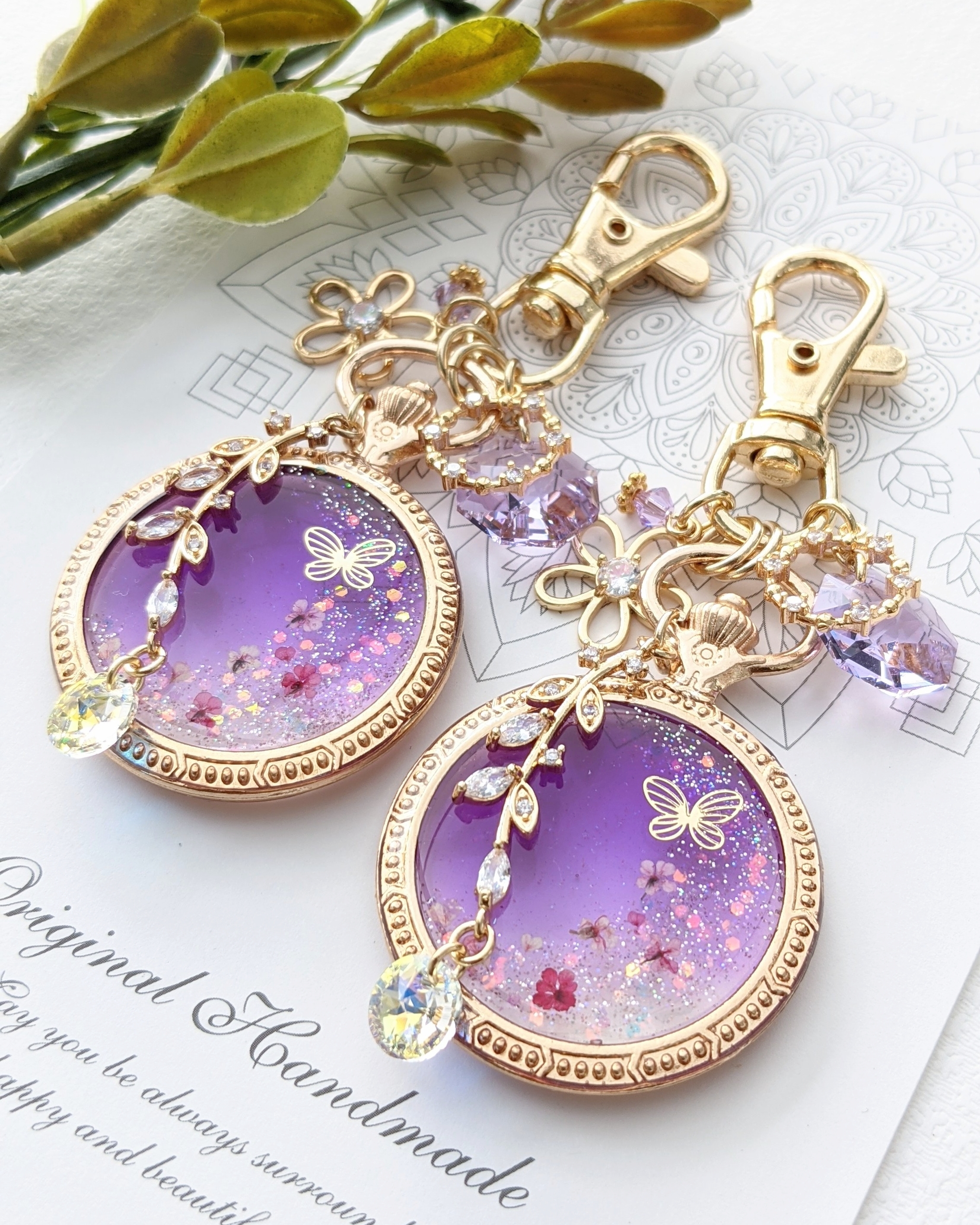 ★蝶が舞う懐中時計キーホルダー.｡*🦋の画像2