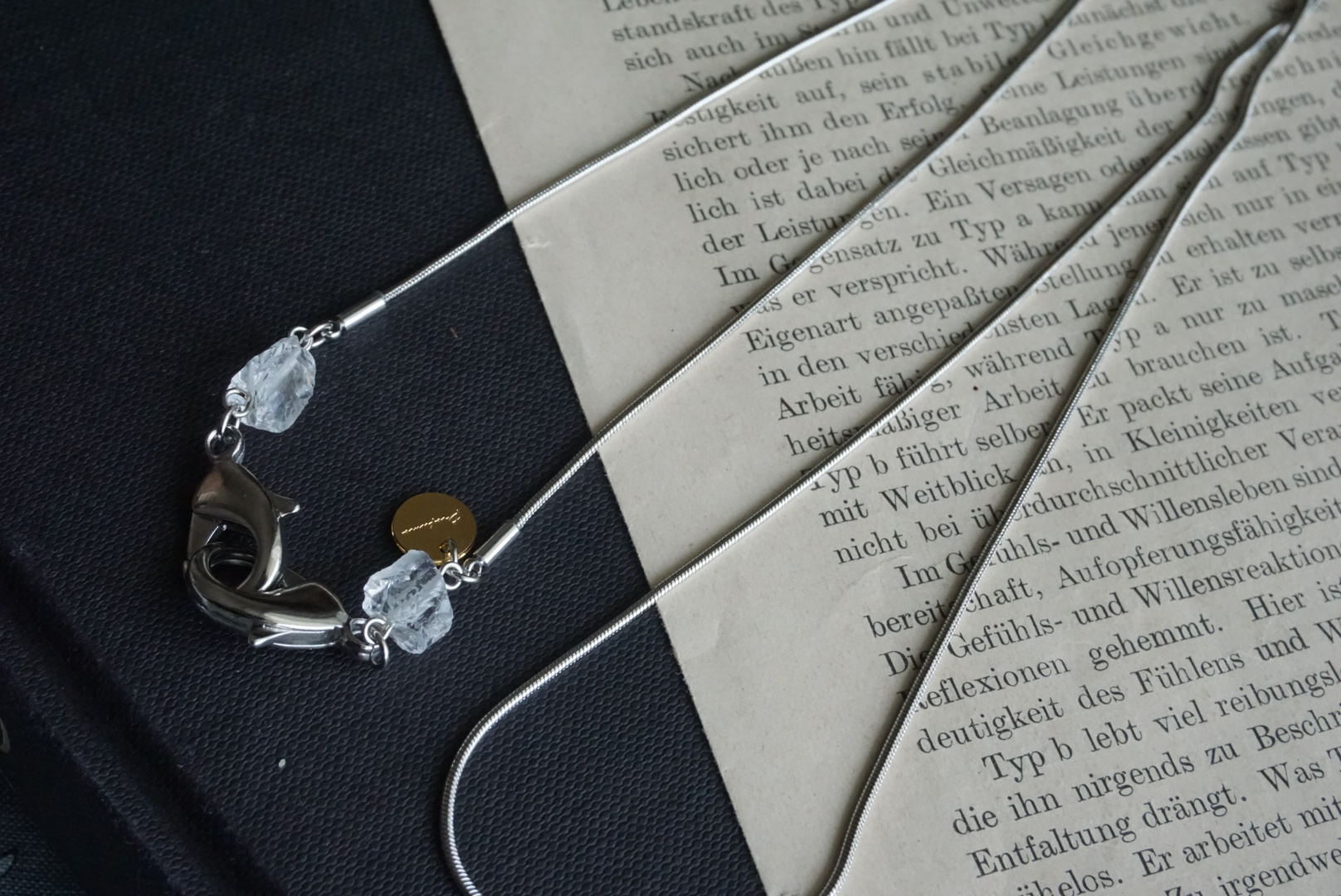 ラフカット天然石 マスクチェーン(シルバー×水晶)の画像4