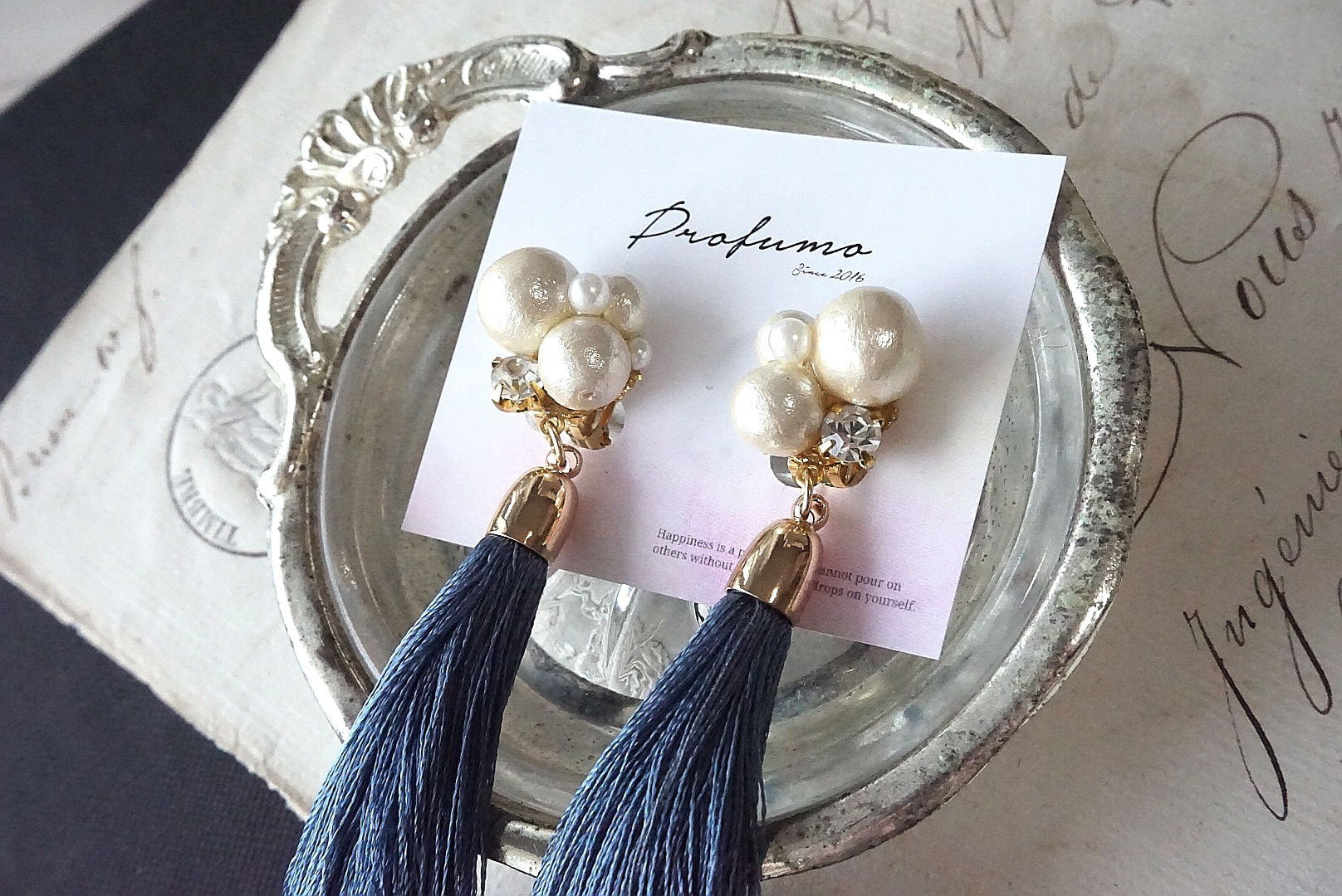 つぶつぶコットンパール×シルクタッセル(ブルー)イヤリングの画像2