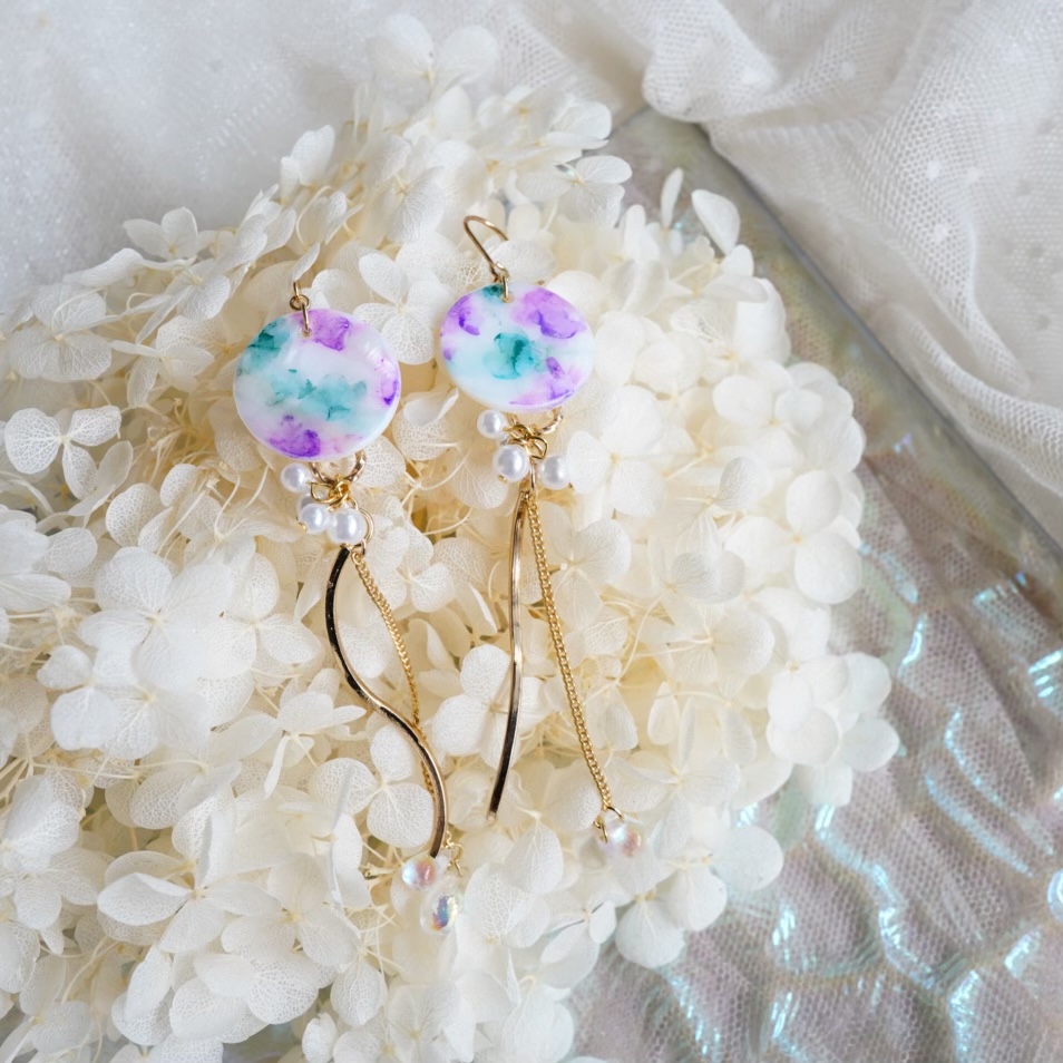 揺れる紫陽花としずくの画像4