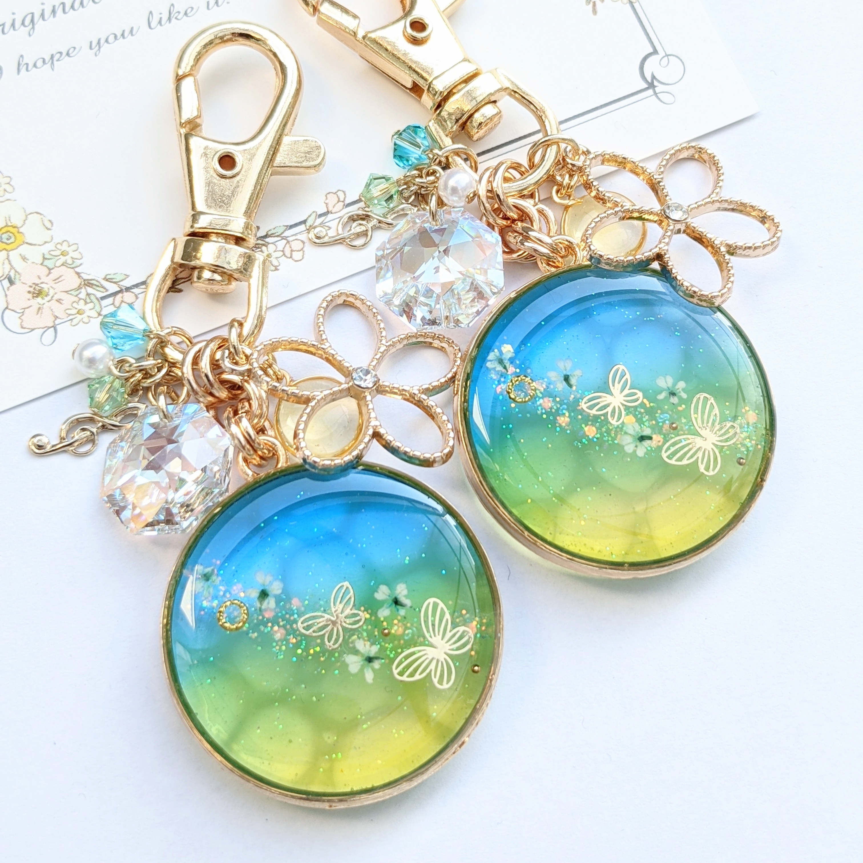 新緑と蝶のキーホルダーの画像2