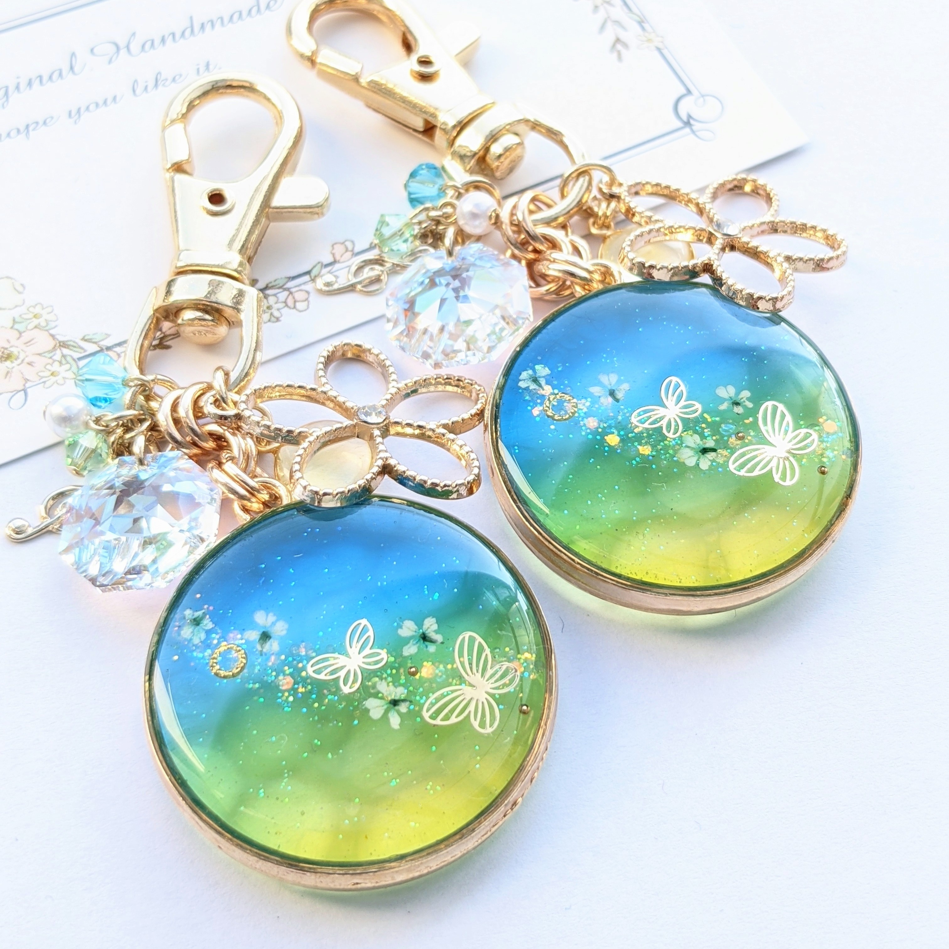 新緑と蝶のキーホルダーの画像3