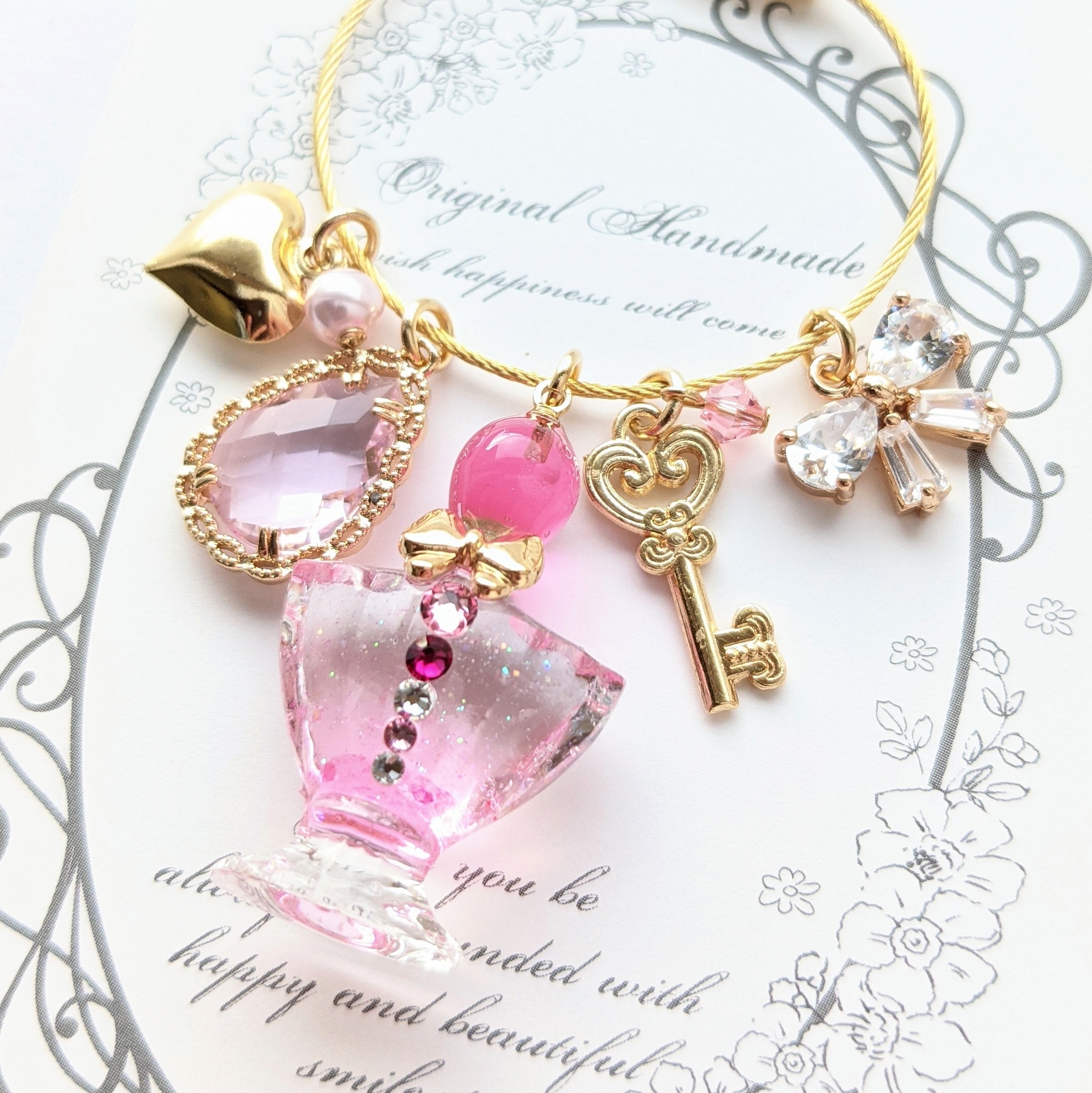 Pink  perfume  bottle の画像2