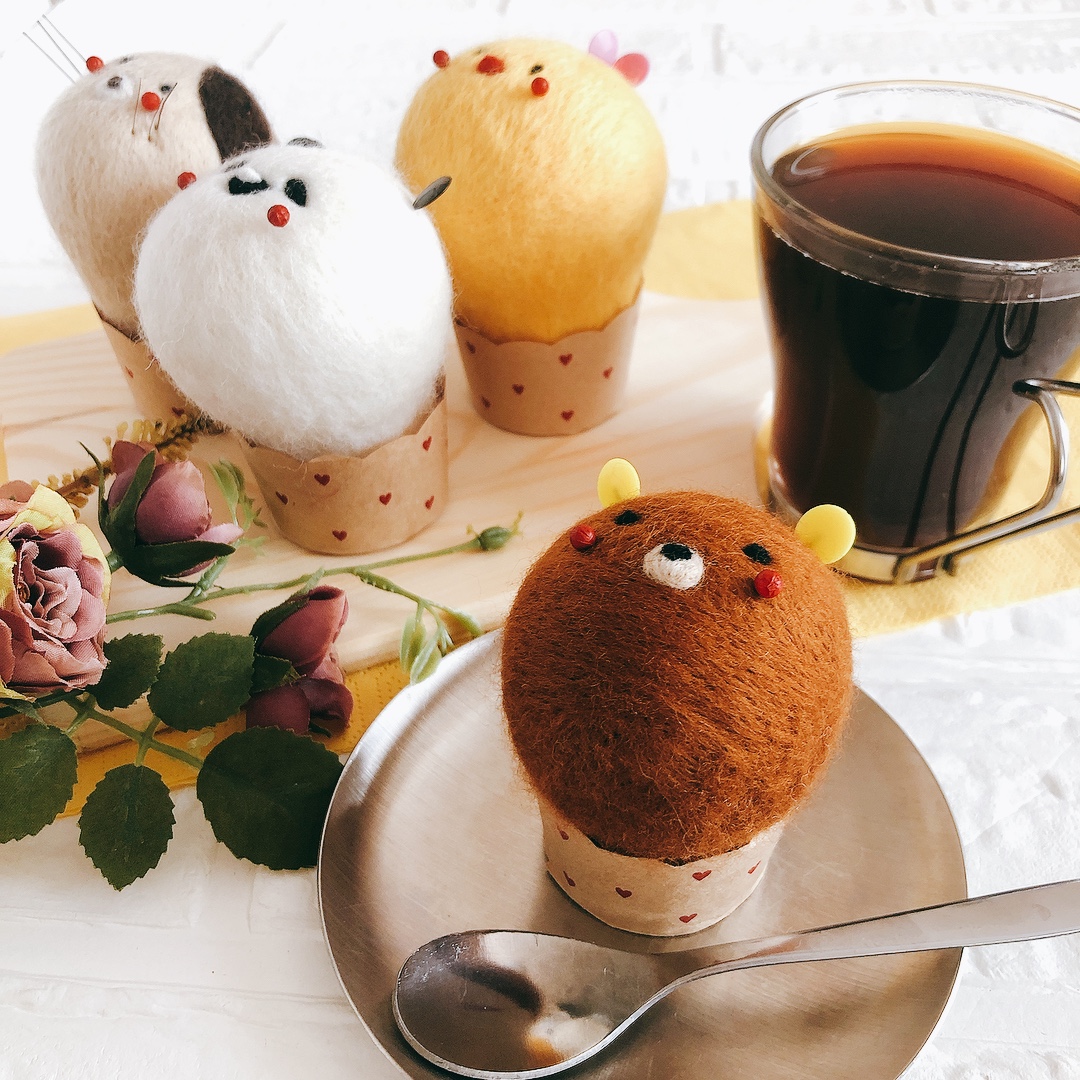 羊毛フェルトで作る】くまさんマフィン ピンクッション|初心者ok