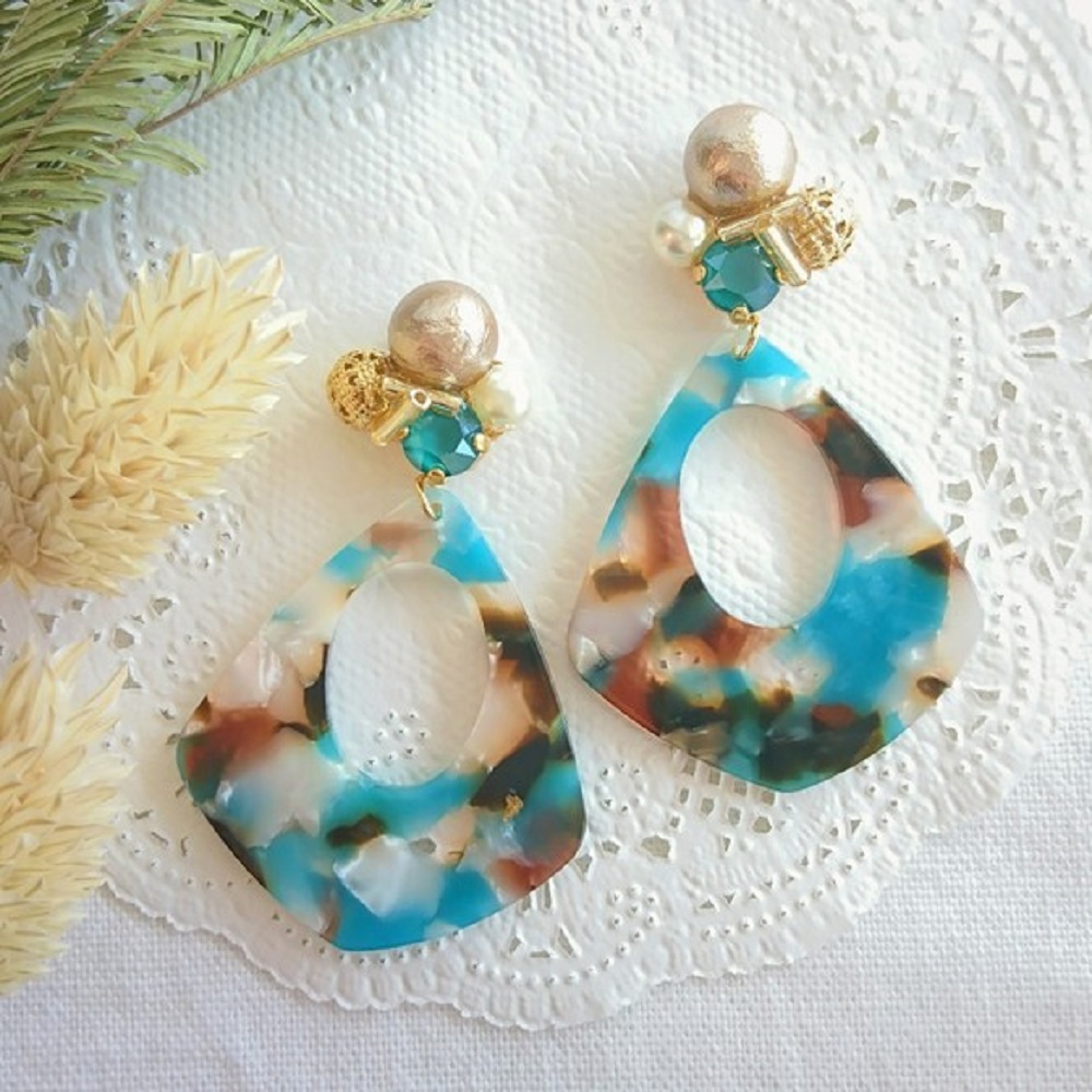 モスグリーンべっ甲&ビジューイヤリング／ピアスの画像2