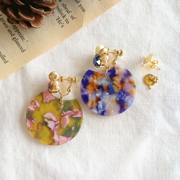 カーキ&ピンクべっ甲のビジューイヤリング／ピアスの画像3