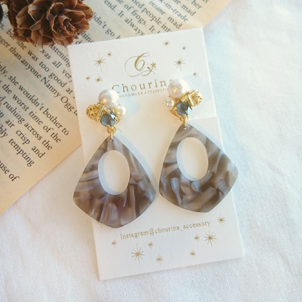 グレージュべっ甲&ビジューイヤリング／ピアスの画像2