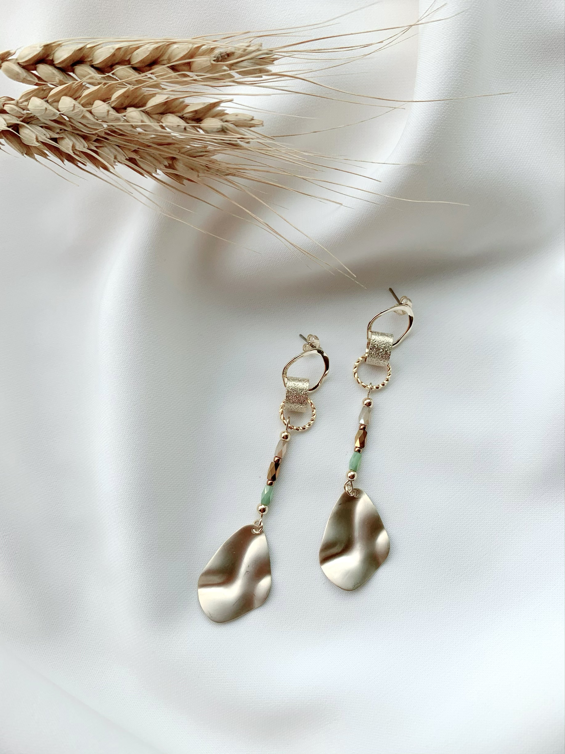 Gold leaf long piercing の画像6