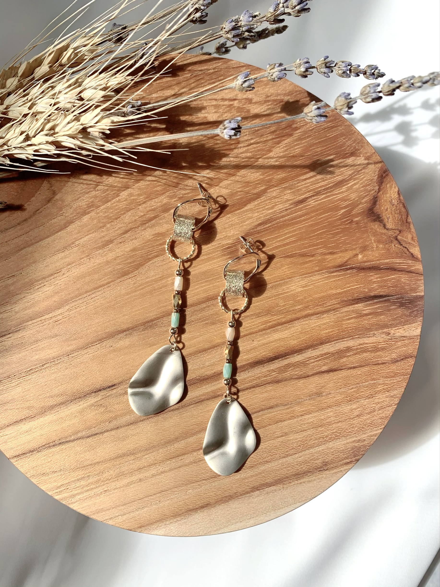 Gold leaf long piercing の画像7