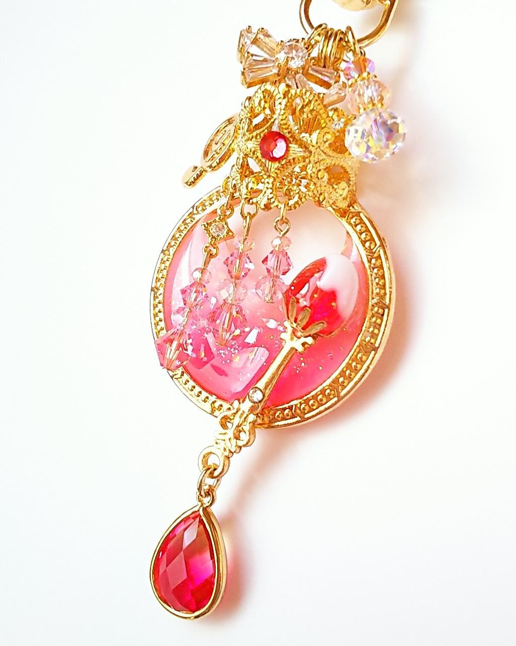 ⑤ 練乳いちごのシャンデリアキーホルダーの画像3