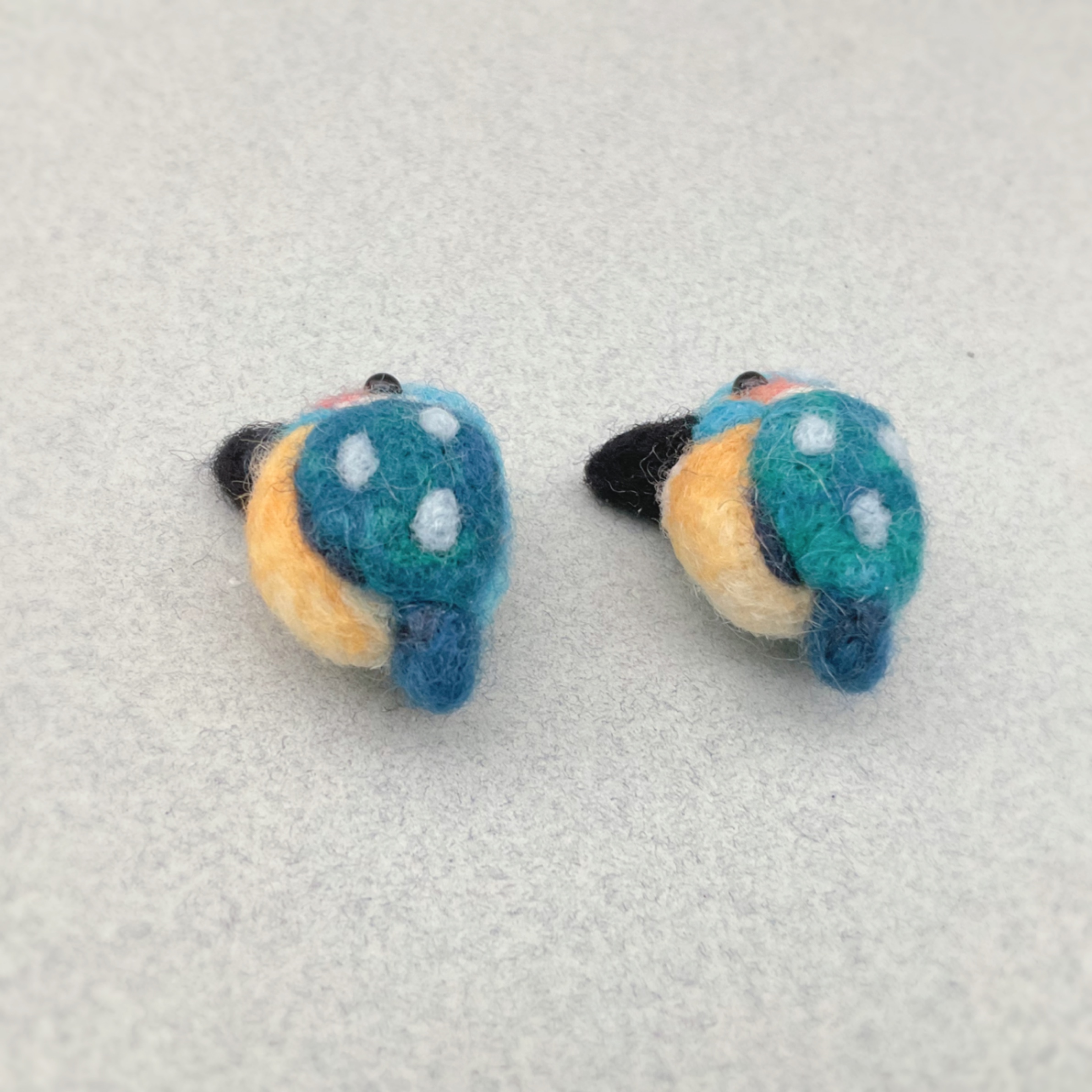 豆サイズ　カワセミバッジの画像3