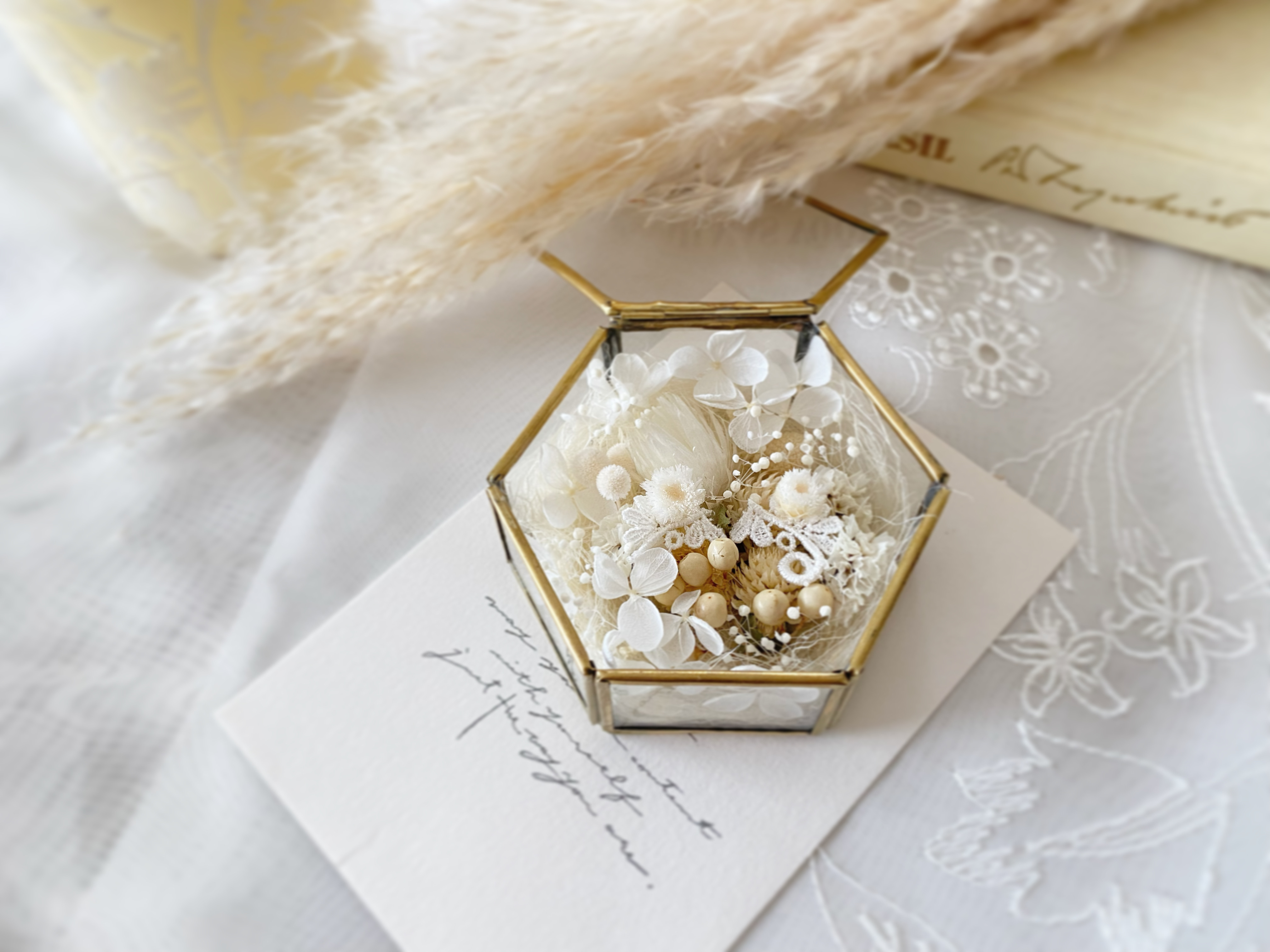 六角ガラスボックスのリングピローivory の画像3