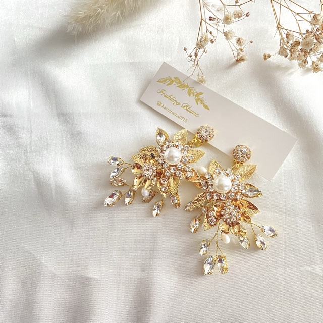 ブライダルシーンに　ボタニカルビジューの小枝ピアスの画像2