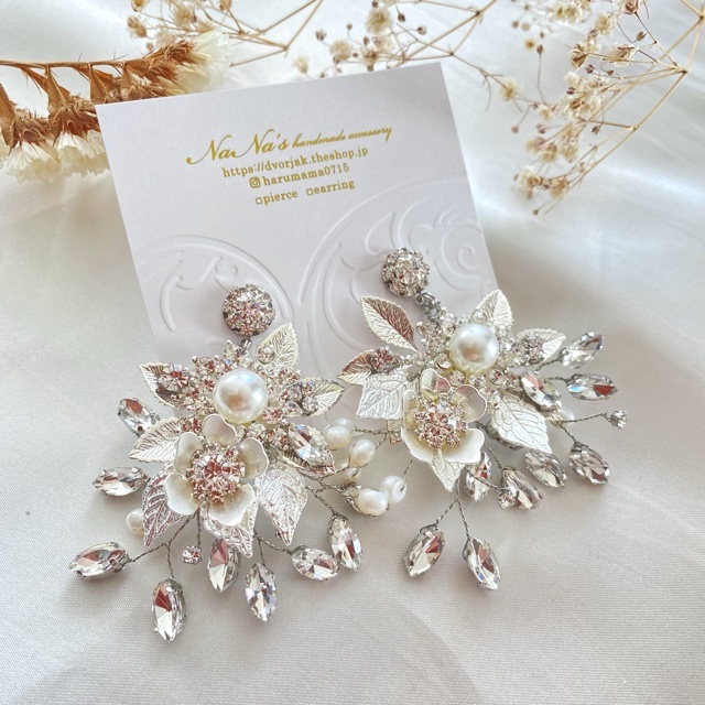 ブライダルシーンに　ボタニカルビジューの小枝ピアスの画像3