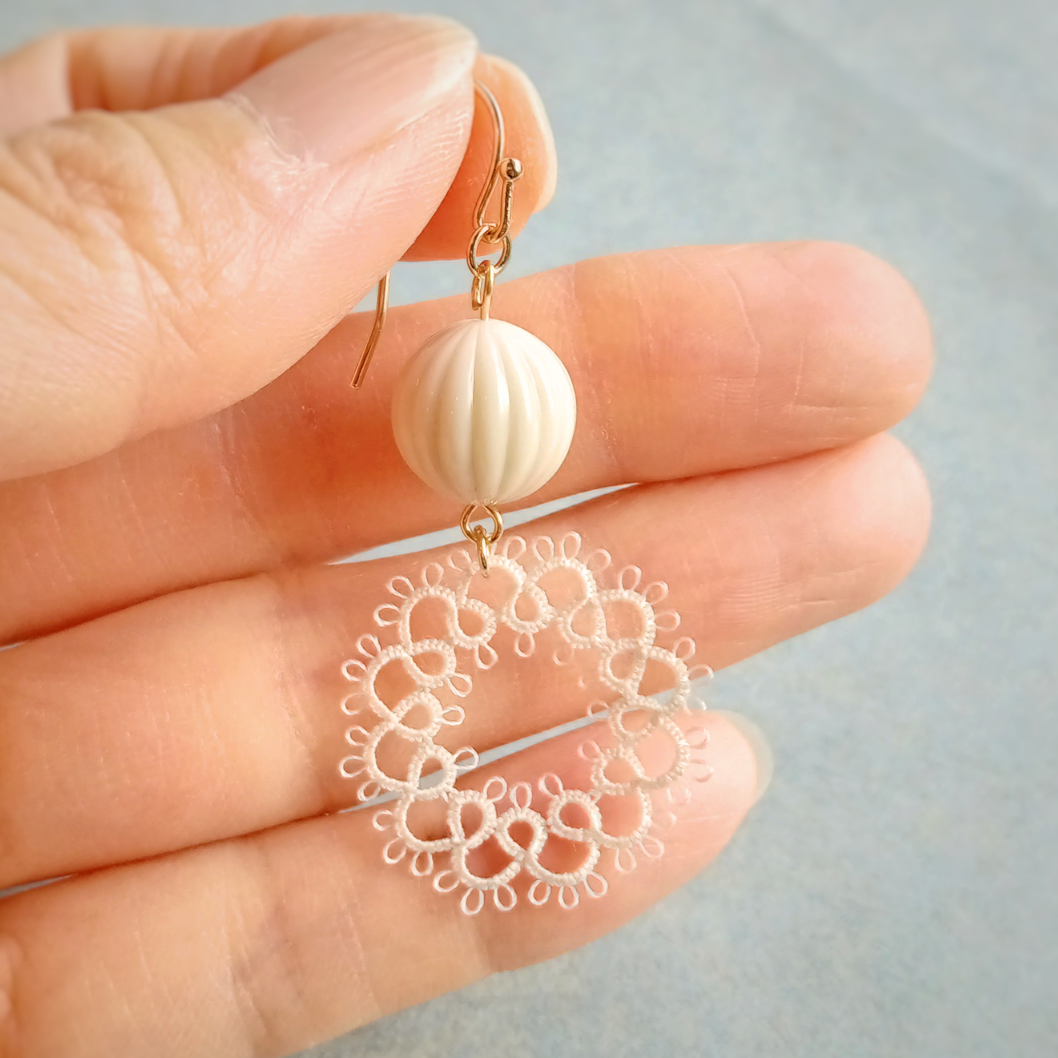 タティングレース輪っかモチーフのピアス・アイボリー・イヤリング変更可の画像3
