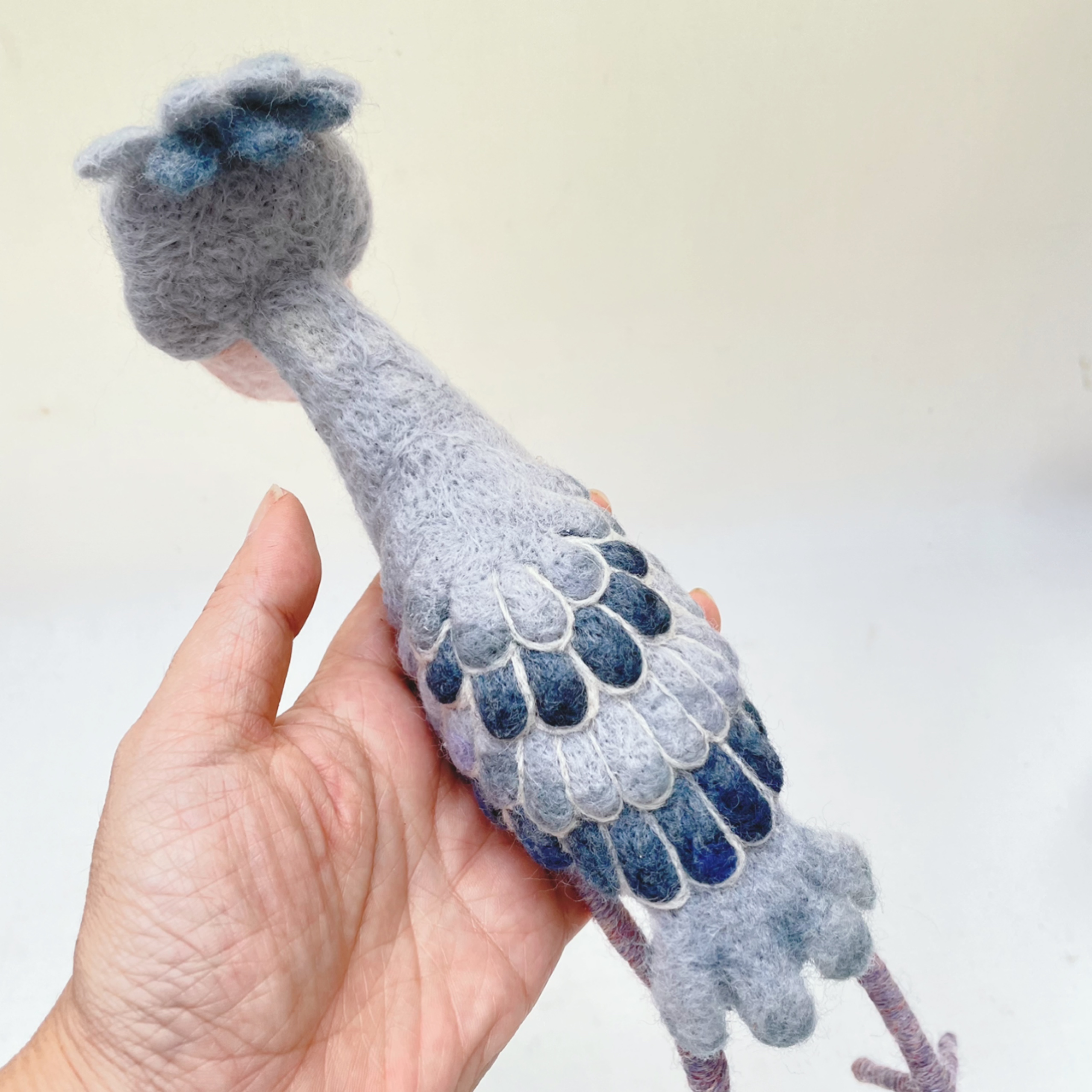 立ち姿ハシビロコウ 約30cmの画像4