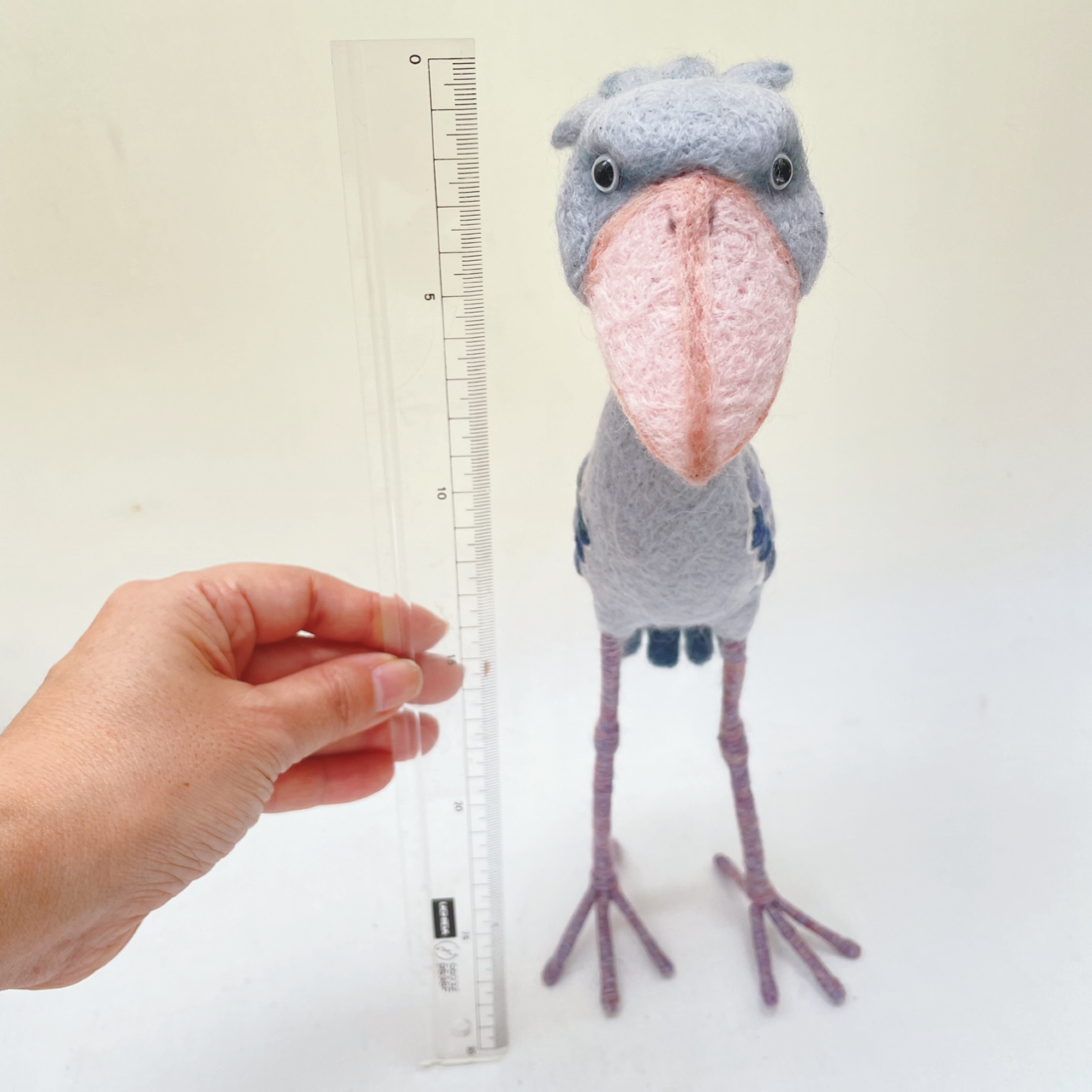 立ち姿ハシビロコウ 約30cmの画像6