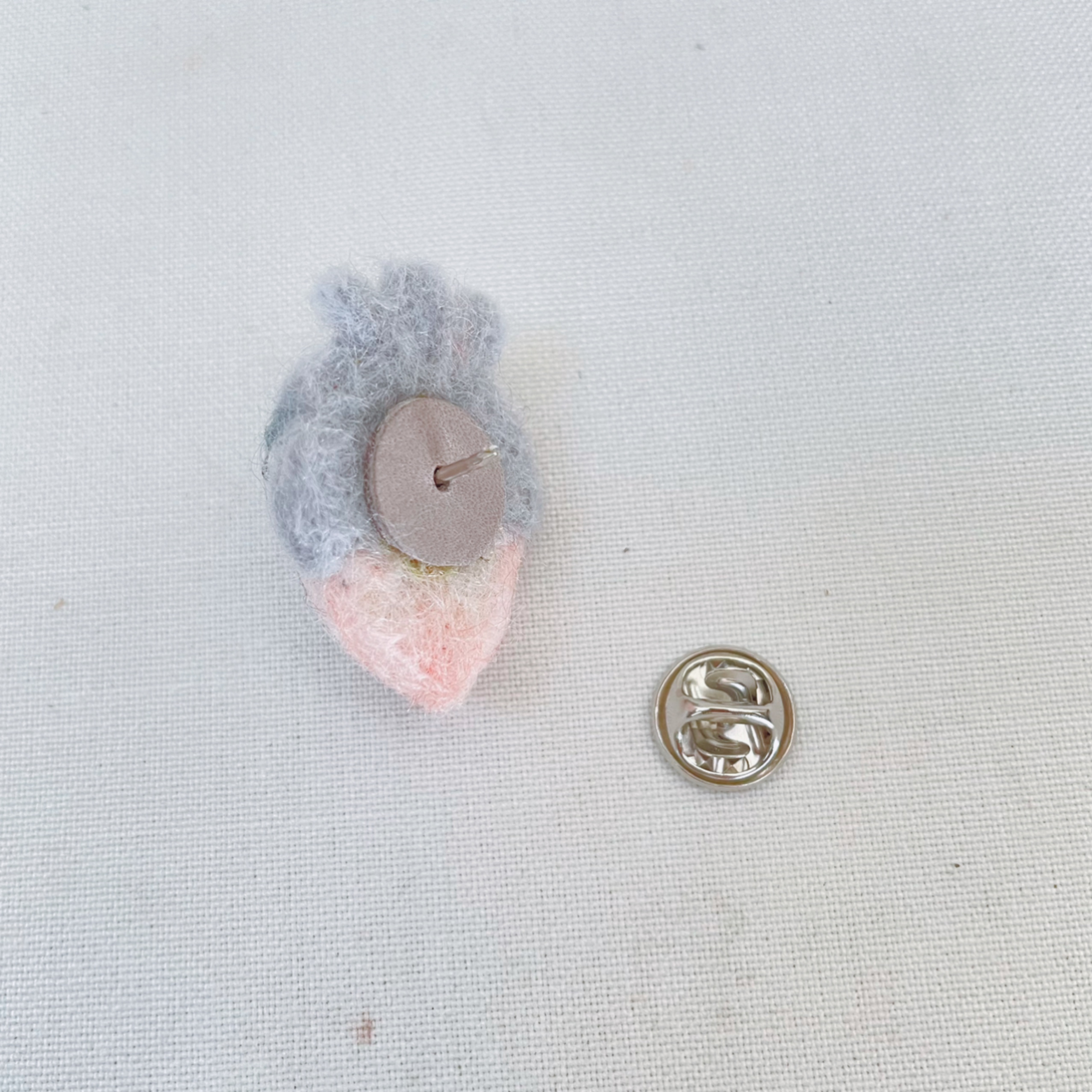 ハシビロコウのmameバッチ【ピンバッチ】の画像5