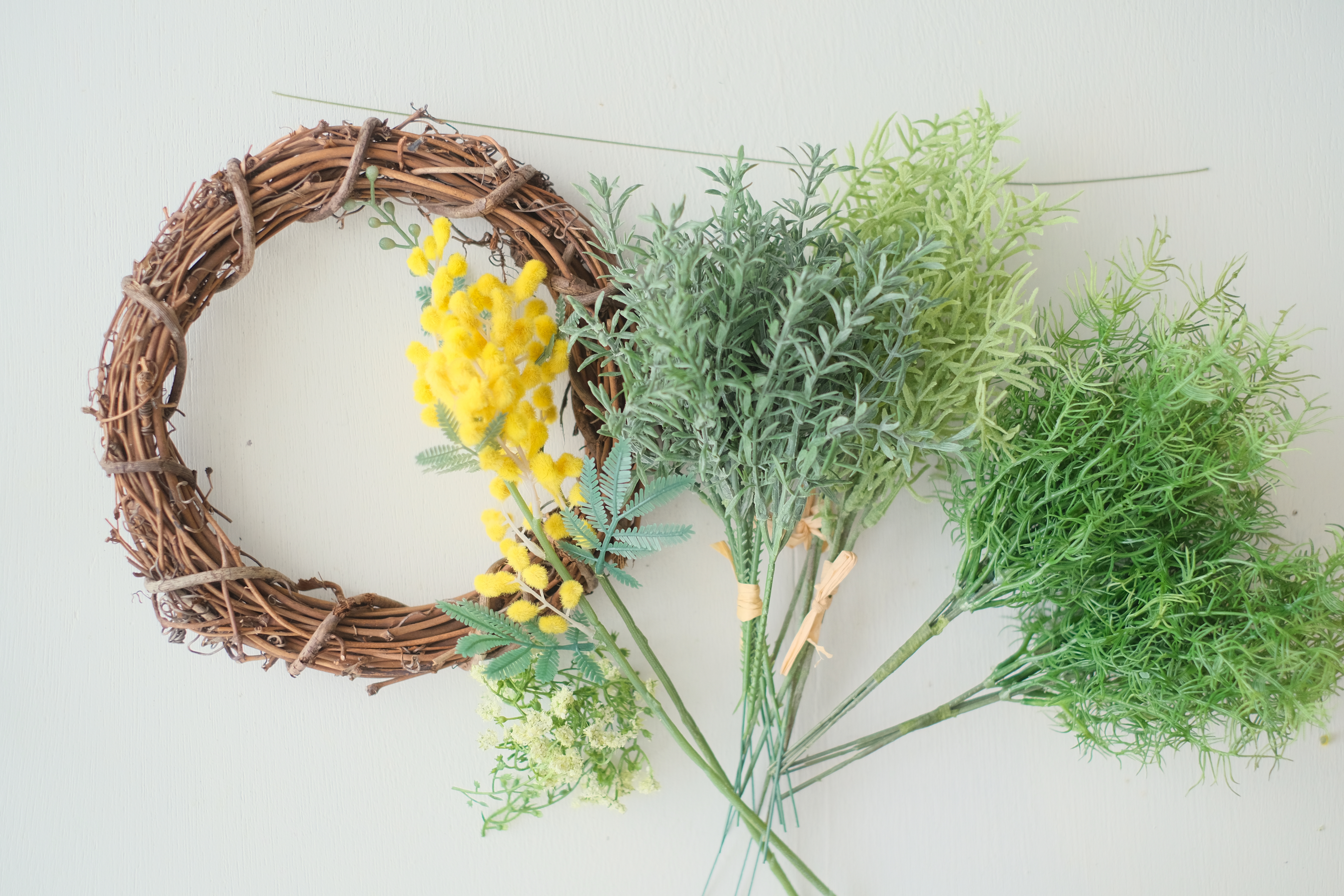 ふんわりグリーンのミモザのリースキットの画像2