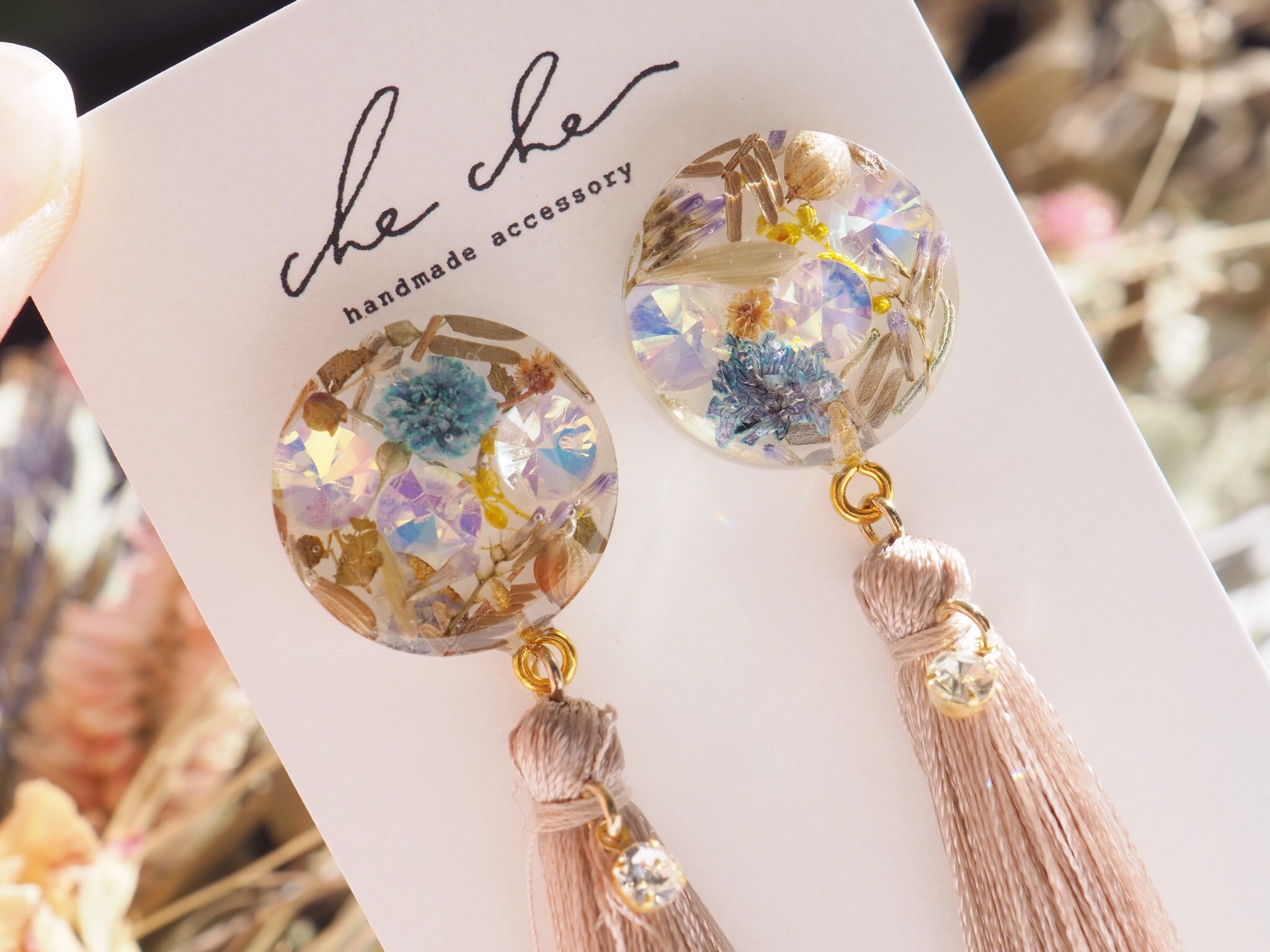 スワロフスキー&ドライフラワーピアスの画像2