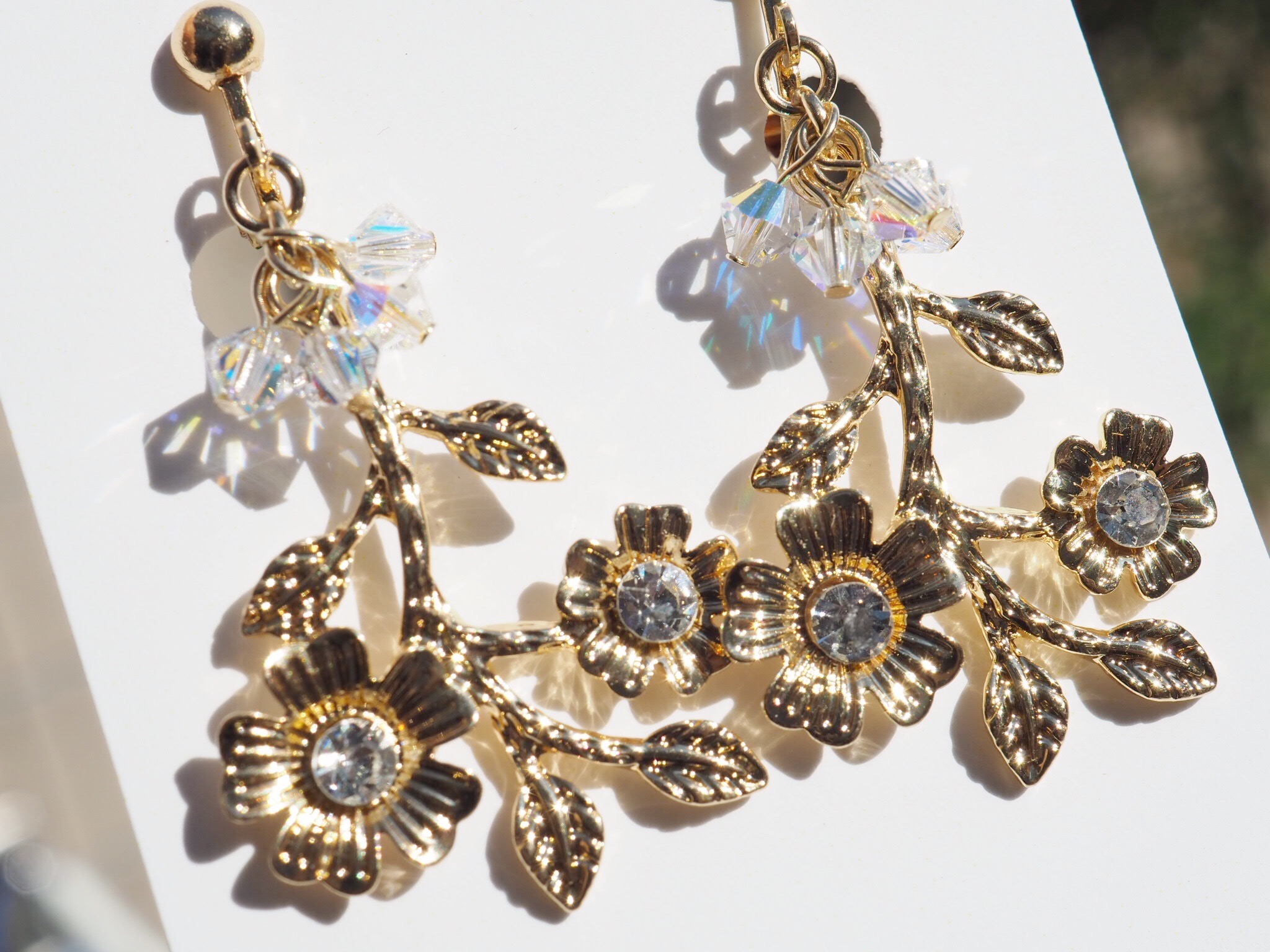 スワロフスキーフラワーイヤリングの画像2