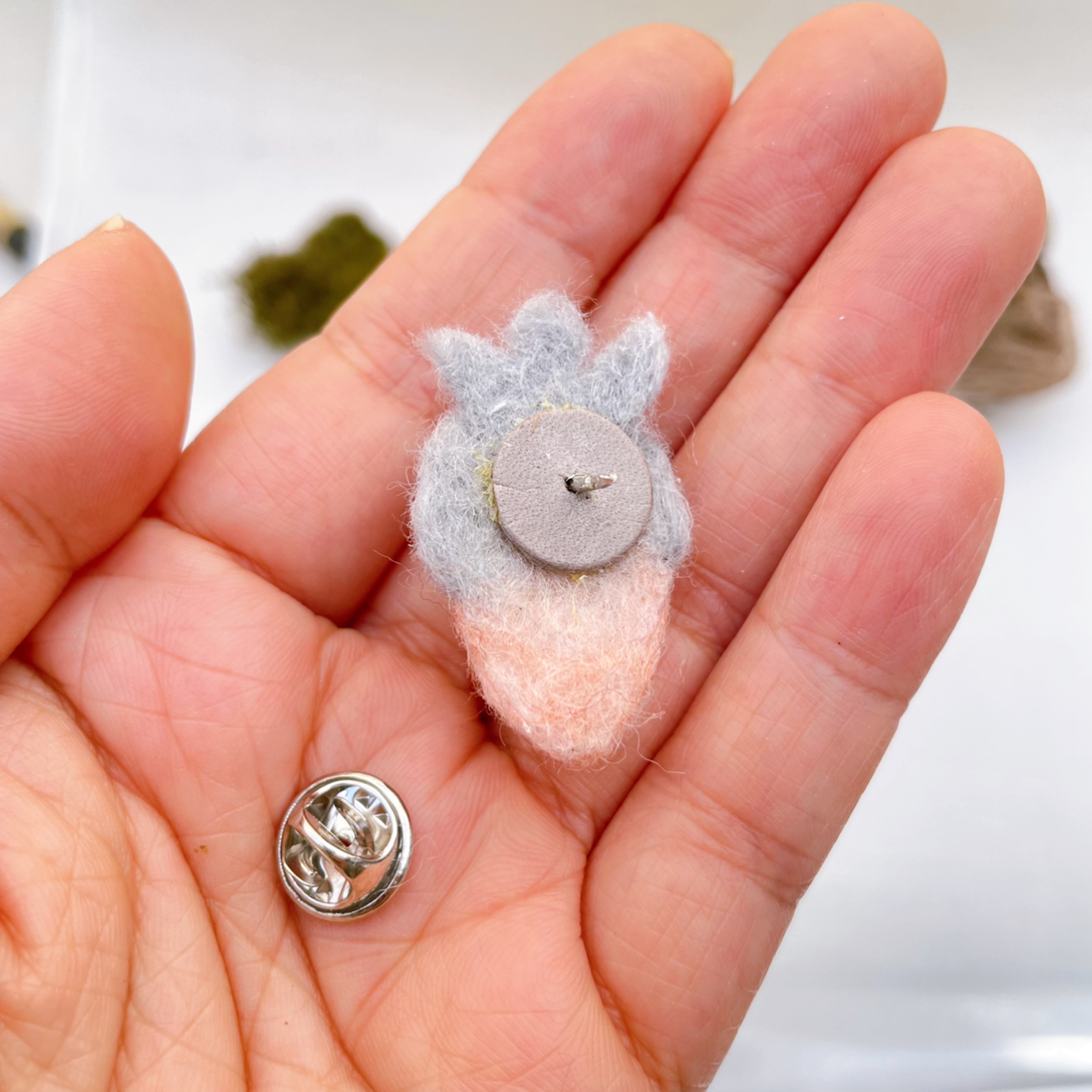 ハシビロコウのmameバッチ【ピンバッチ】の画像2