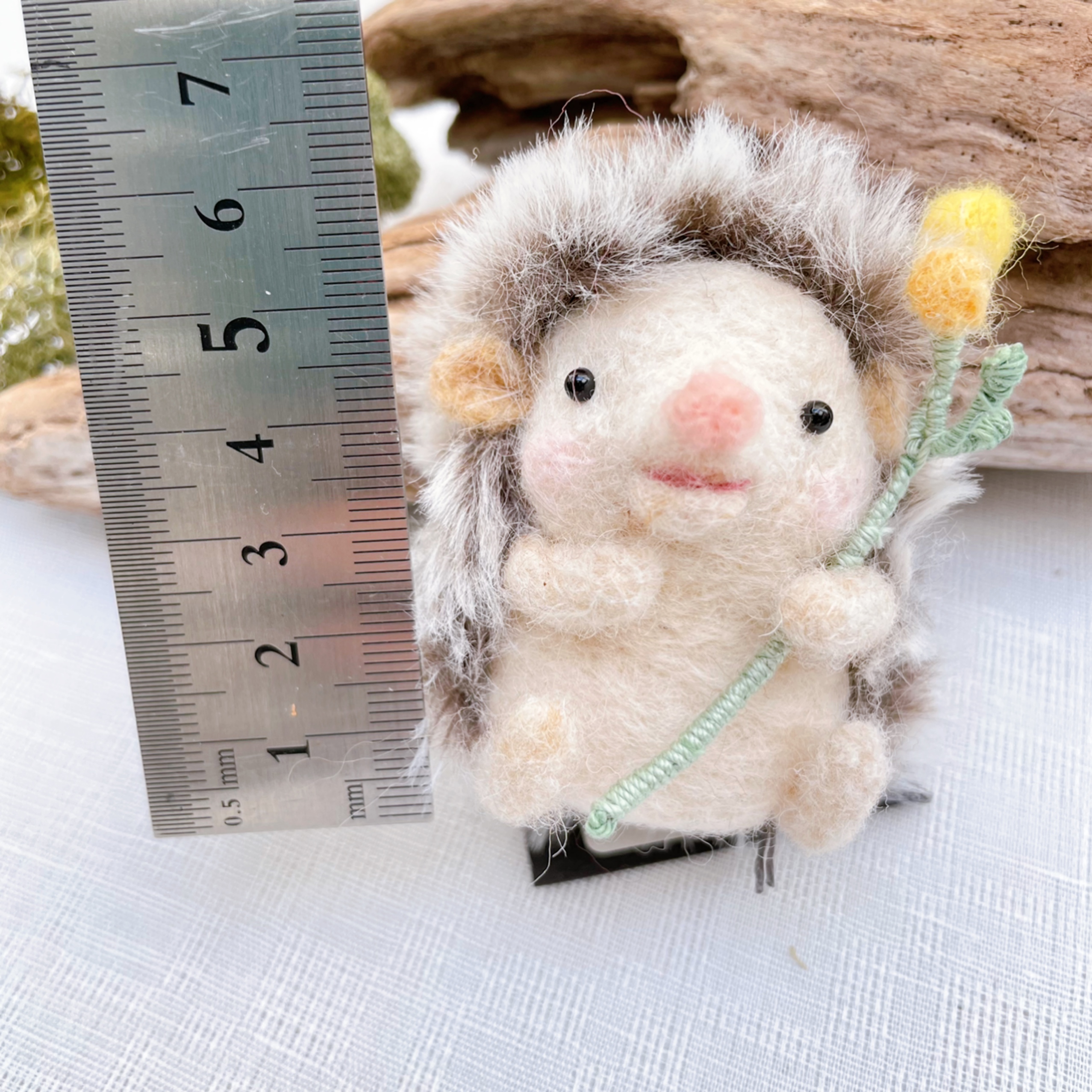 春のうきうきハリネズミの画像5