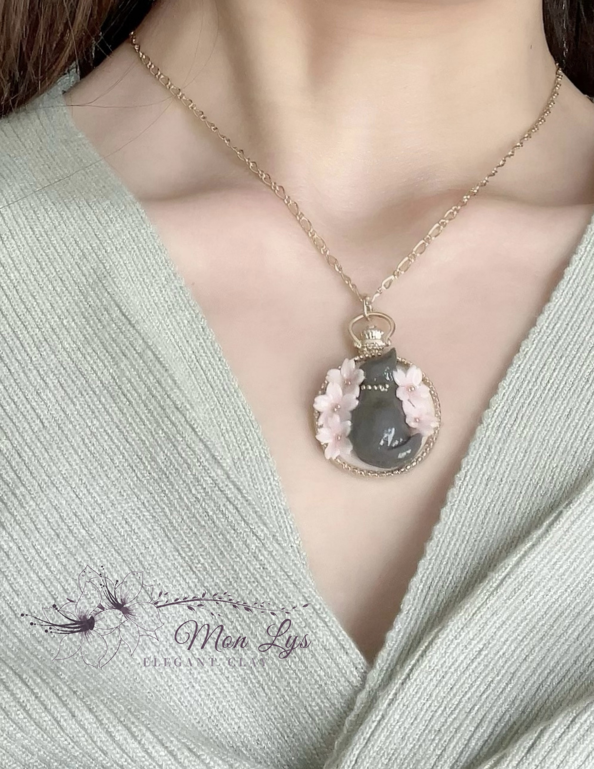 黒猫と桜のネックレス（ローズ・ドラジェ〜動物と桜〜シリーズ）の画像2