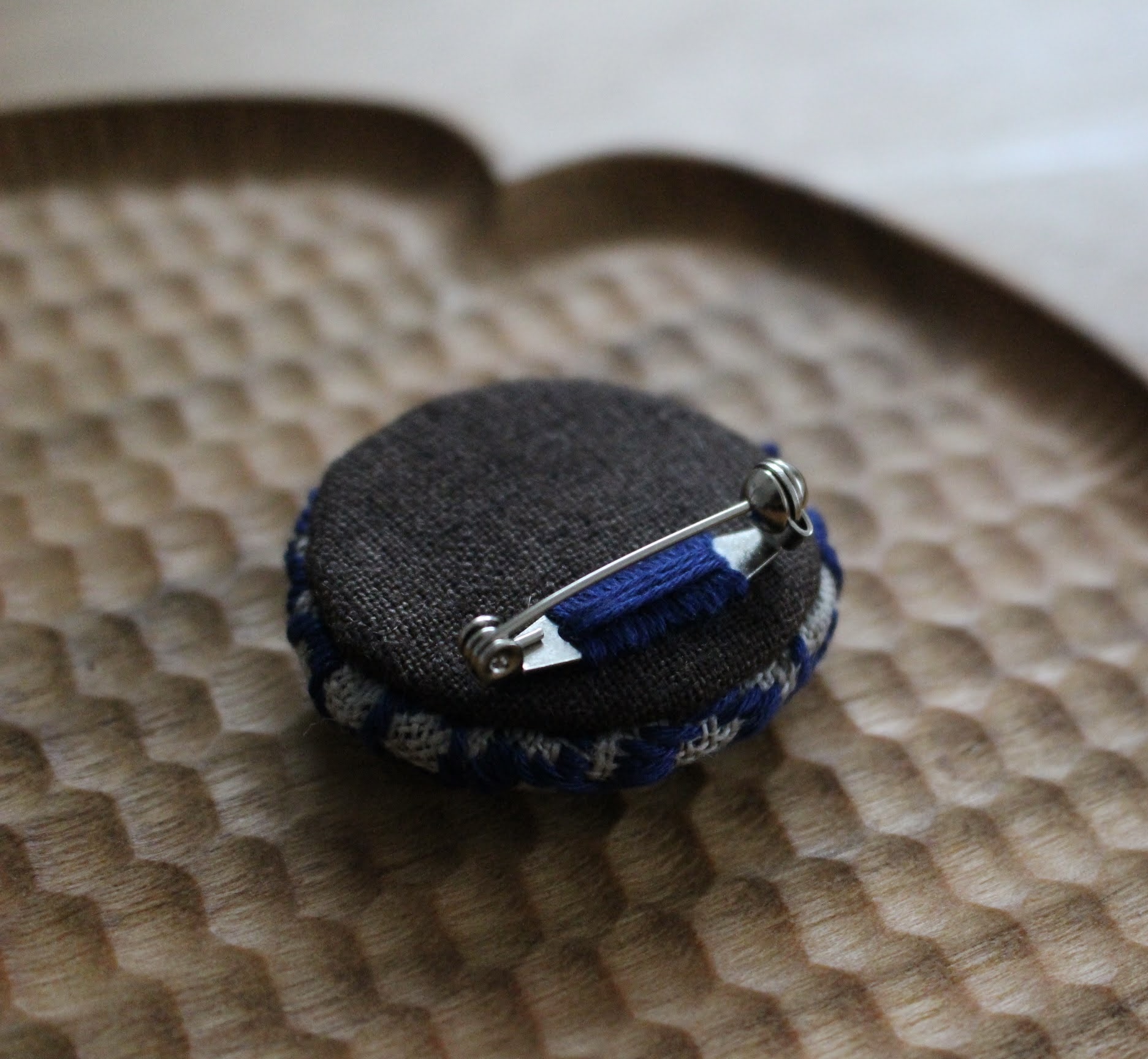 こぎん刺しのブローチの画像2