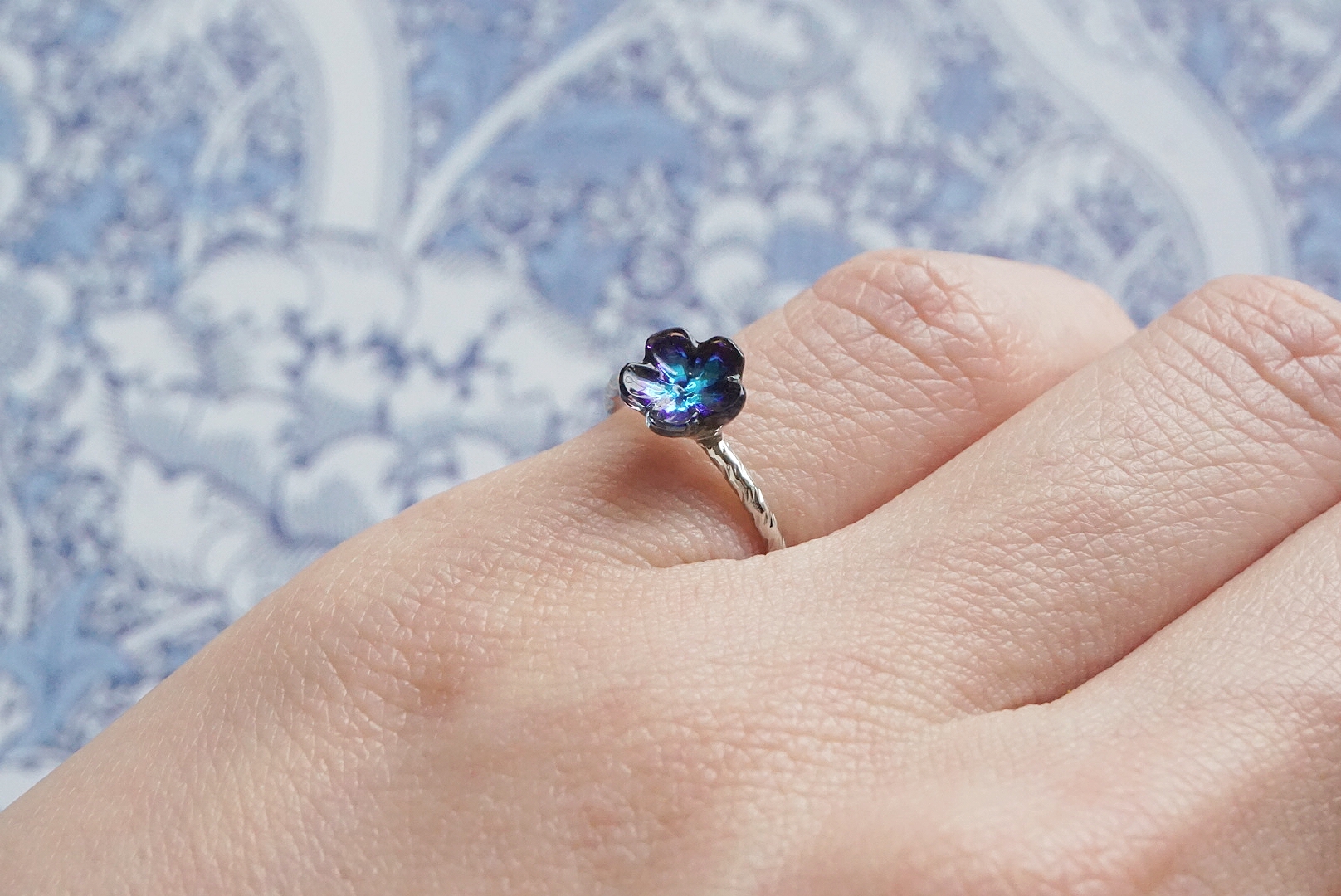 プチフラワー(バミューダブルー×シルバー)リングの画像3